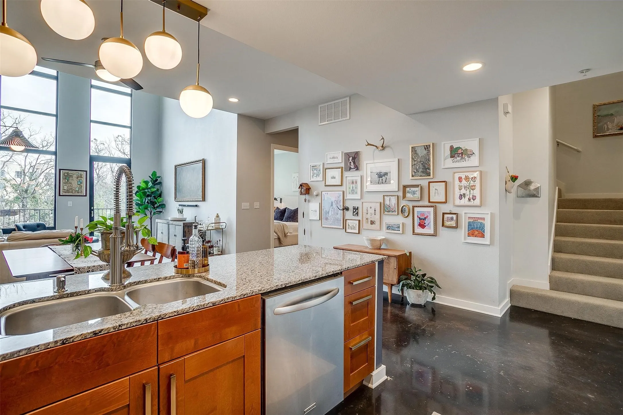 Condominium For Rent in Tarrant County , 2608 Museum Way 3206, Fort Worth, Texas 76107, 2 Bedroom, 3 Bathroom, 1 Garage spaces, 1,730 Sqft, built in 2006, mls#21369805, Real Estate Agent in Fort Worth, Homes For Rent in Tarrant county, Homes For Rent in Fort Worth, Realtor in Fort Worth Texas, Real Estate Brokerage Independent Realty Texas, Luminita Cordes Realtor