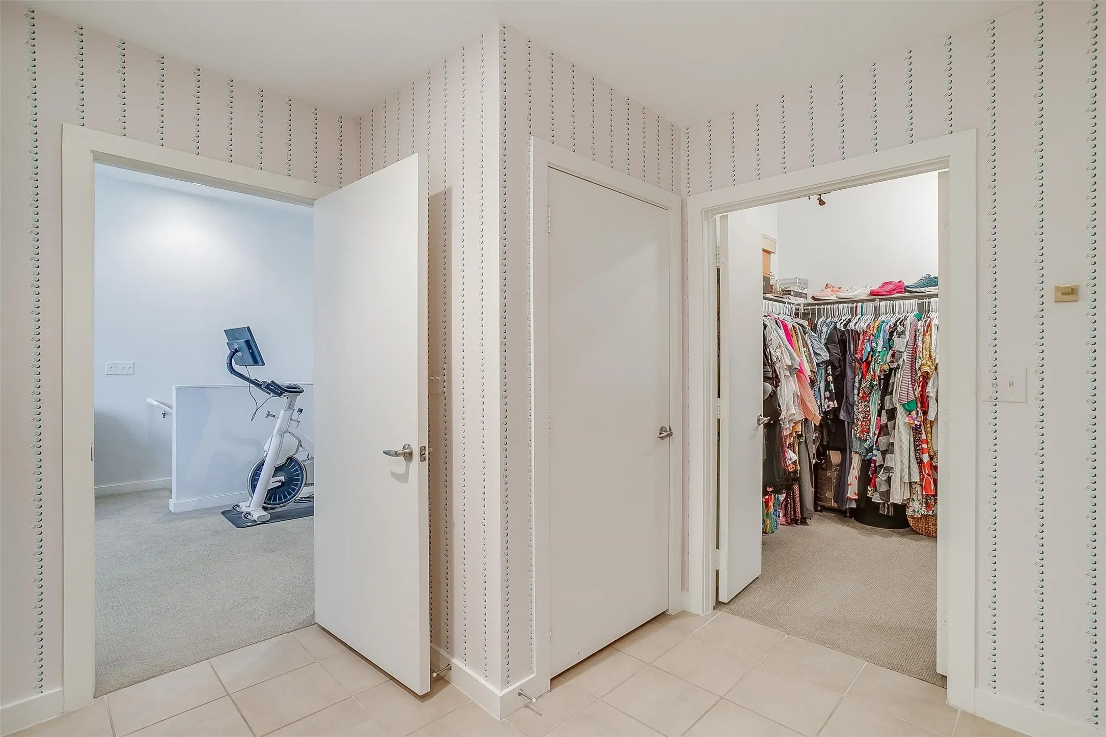 Condominium For Rent in Tarrant County , 2608 Museum Way 3206, Fort Worth, Texas 76107, 2 Bedroom, 3 Bathroom, 1 Garage spaces, 1,730 Sqft, built in 2006, mls#21369805, Real Estate Agent in Fort Worth, Homes For Rent in Tarrant county, Homes For Rent in Fort Worth, Realtor in Fort Worth Texas, Real Estate Brokerage Independent Realty Texas, Luminita Cordes Realtor