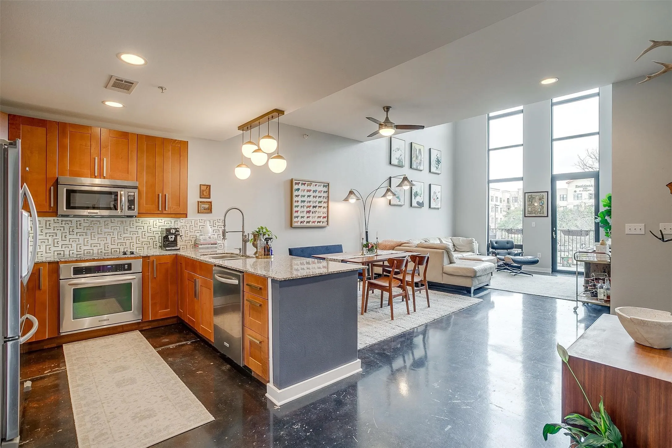 Condominium For Rent in Tarrant County , 2608 Museum Way 3206, Fort Worth, Texas 76107, 2 Bedroom, 3 Bathroom, 1 Garage spaces, 1,730 Sqft, built in 2006, mls#21369805, Real Estate Agent in Fort Worth, Homes For Rent in Tarrant county, Homes For Rent in Fort Worth, Realtor in Fort Worth Texas, Real Estate Brokerage Independent Realty Texas, Luminita Cordes Realtor