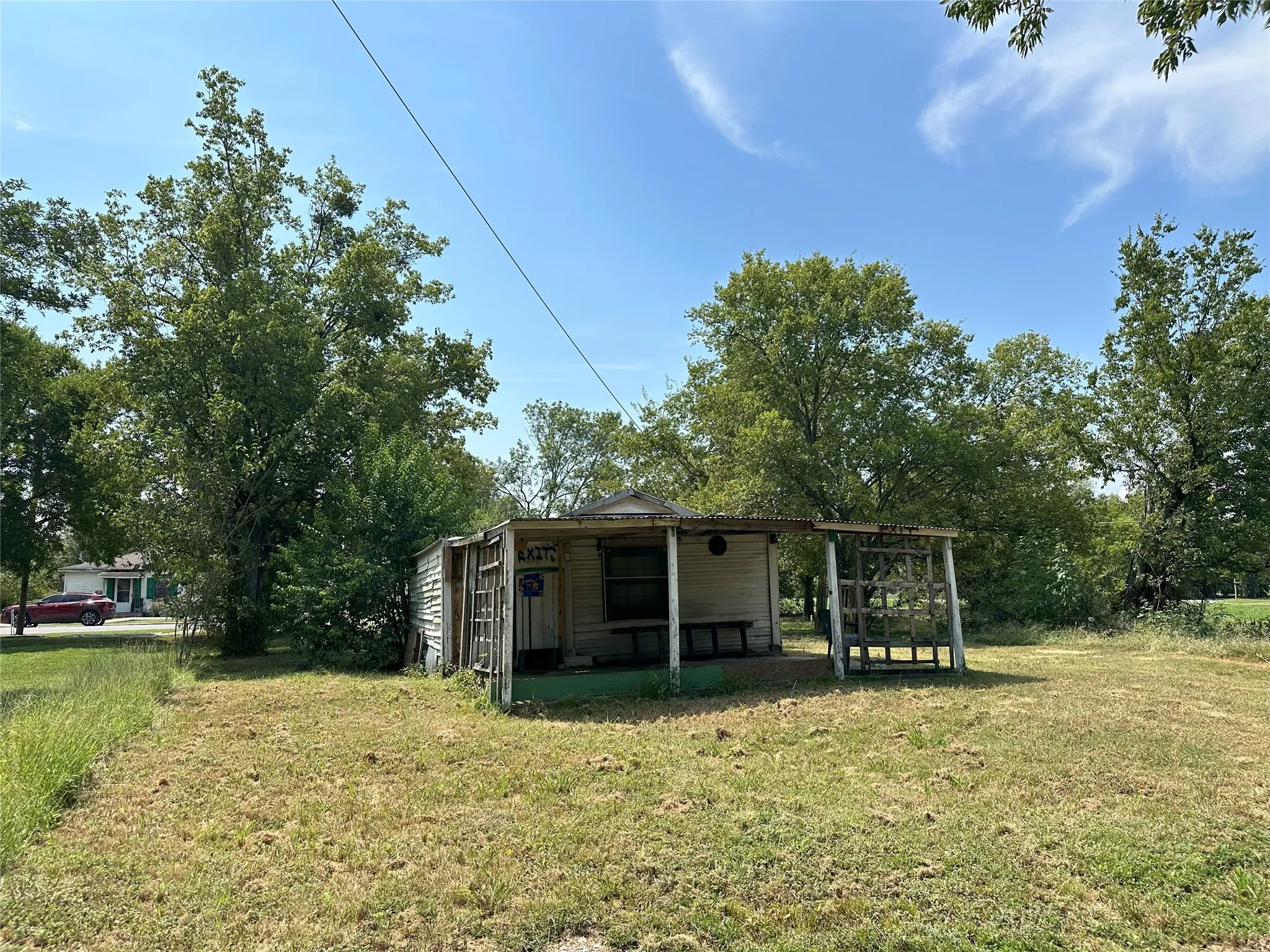 Single Family Residence For Sale in Navarro County , 804 E 12th Avenue, Corsicana, Texas 75110, 2 Bedroom, 1 Bathroom, Garage spaces, 932 Sqft, built in 1935, mls#21371377, Real Estate Agent in Corsicana, Homes For Sale in Navarro county, Homes For Sale in Corsicana, Realtor in Corsicana Texas, Real Estate Brokerage Independent Realty Texas, Luminita Cordes Realtor