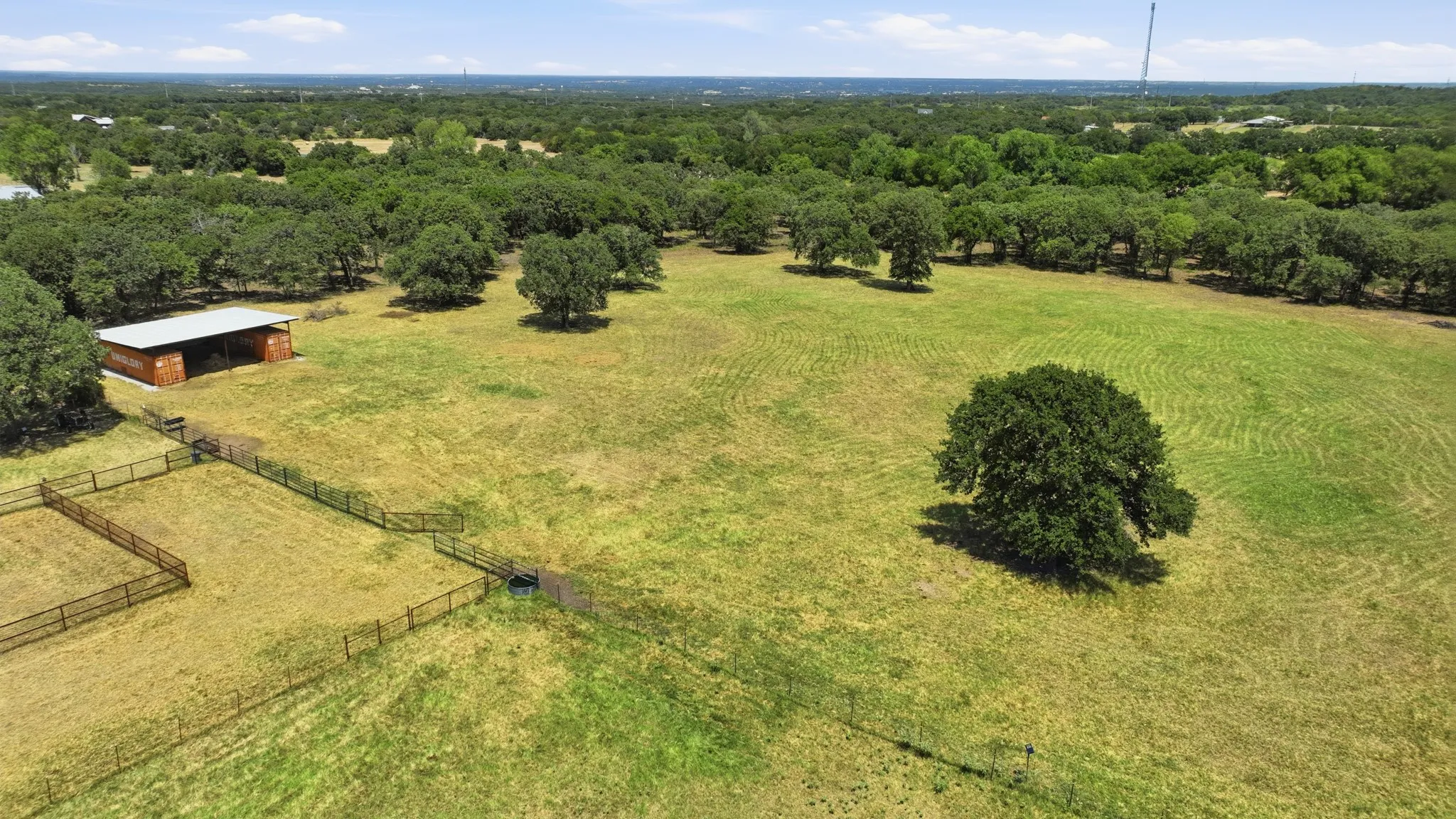 Farm For Sale in Hood County , 3424 Calico Court, Granbury, Texas 76048, 3 Bedroom, 3 Bathroom, 2 Garage spaces, 2,636 Sqft, built in 2000, mls#21371387, Real Estate Agent in Granbury, Homes For Sale in Hood county, Homes For Sale in Granbury, Realtor in Granbury Texas, Real Estate Brokerage Independent Realty Texas, Luminita Cordes Realtor