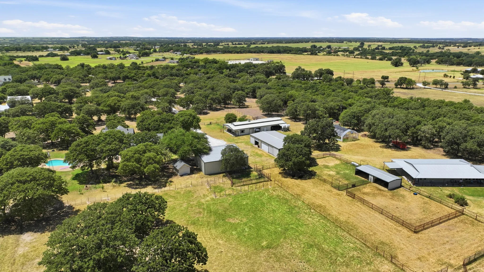 Farm For Sale in Hood County , 3424 Calico Court, Granbury, Texas 76048, 3 Bedroom, 3 Bathroom, 2 Garage spaces, 2,636 Sqft, built in 2000, mls#21371387, Real Estate Agent in Granbury, Homes For Sale in Hood county, Homes For Sale in Granbury, Realtor in Granbury Texas, Real Estate Brokerage Independent Realty Texas, Luminita Cordes Realtor