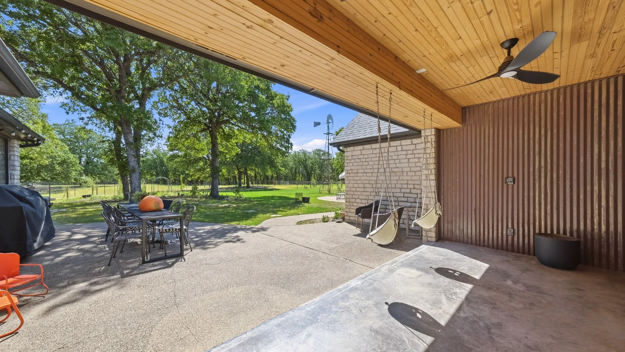 Farm For Sale in Hood County , 3424 Calico Court, Granbury, Texas 76048, 3 Bedroom, 3 Bathroom, 2 Garage spaces, 2,636 Sqft, built in 2000, mls#21371387, Real Estate Agent in Granbury, Homes For Sale in Hood county, Homes For Sale in Granbury, Realtor in Granbury Texas, Real Estate Brokerage Independent Realty Texas, Luminita Cordes Realtor