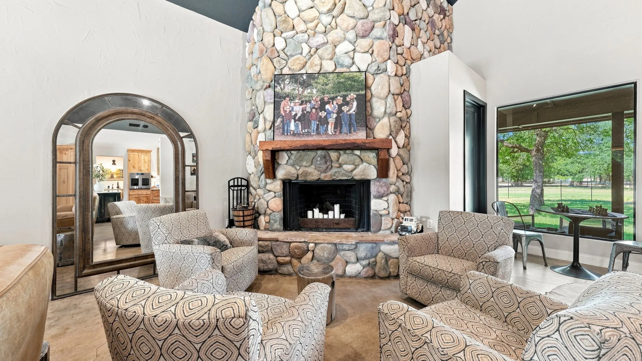 Farm For Sale in Hood County , 3424 Calico Court, Granbury, Texas 76048, 3 Bedroom, 3 Bathroom, 2 Garage spaces, 2,636 Sqft, built in 2000, mls#21371387, Real Estate Agent in Granbury, Homes For Sale in Hood county, Homes For Sale in Granbury, Realtor in Granbury Texas, Real Estate Brokerage Independent Realty Texas, Luminita Cordes Realtor