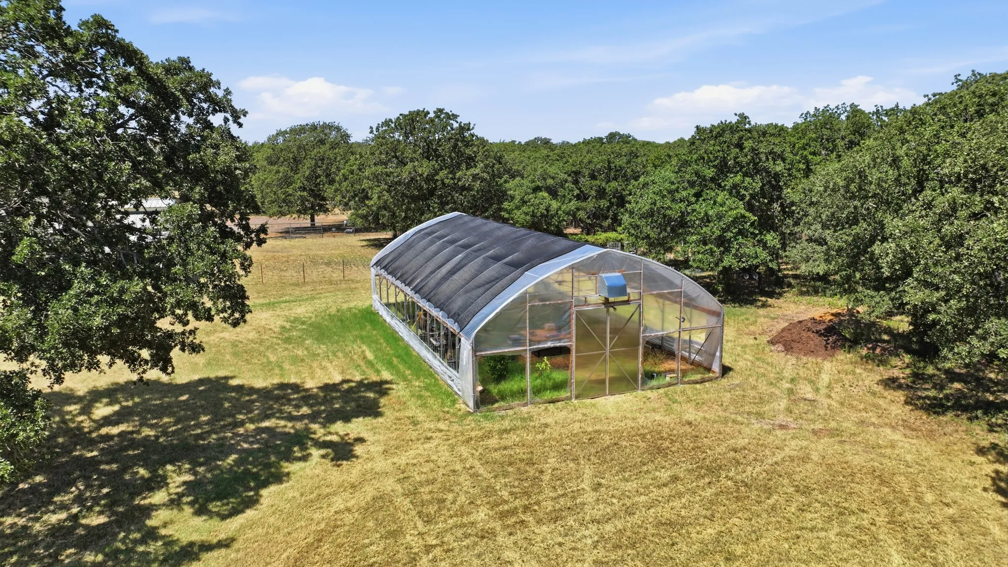 Farm For Sale in Hood County , 3424 Calico Court, Granbury, Texas 76048, 3 Bedroom, 3 Bathroom, 2 Garage spaces, 2,636 Sqft, built in 2000, mls#21371387, Real Estate Agent in Granbury, Homes For Sale in Hood county, Homes For Sale in Granbury, Realtor in Granbury Texas, Real Estate Brokerage Independent Realty Texas, Luminita Cordes Realtor