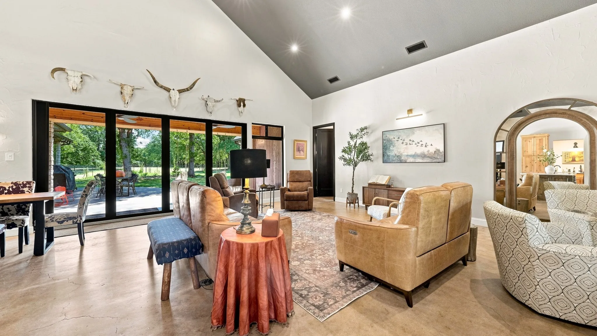 Farm For Sale in Hood County , 3424 Calico Court, Granbury, Texas 76048, 3 Bedroom, 3 Bathroom, 2 Garage spaces, 2,636 Sqft, built in 2000, mls#21371387, Real Estate Agent in Granbury, Homes For Sale in Hood county, Homes For Sale in Granbury, Realtor in Granbury Texas, Real Estate Brokerage Independent Realty Texas, Luminita Cordes Realtor