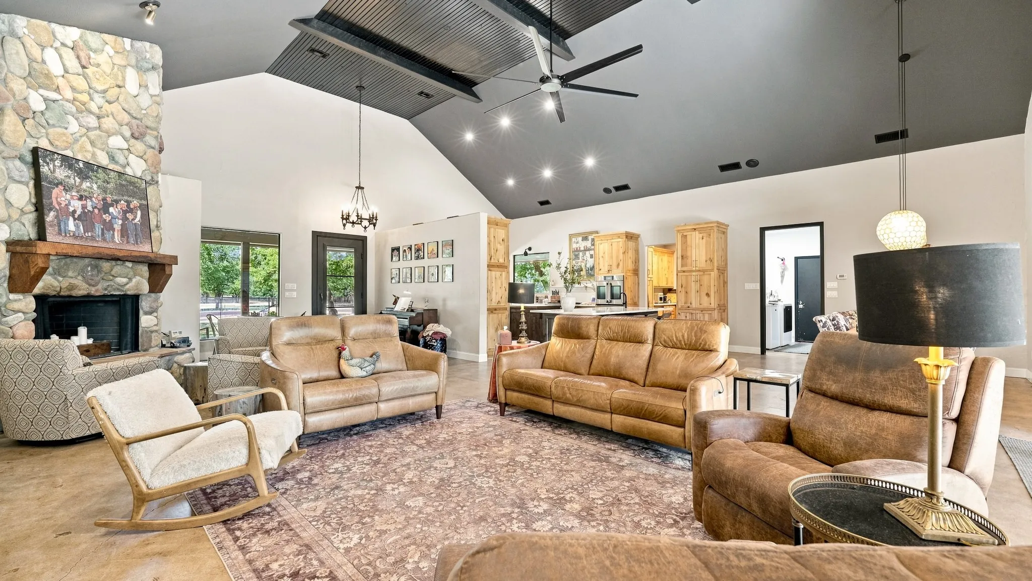 Farm For Sale in Hood County , 3424 Calico Court, Granbury, Texas 76048, 3 Bedroom, 3 Bathroom, 2 Garage spaces, 2,636 Sqft, built in 2000, mls#21371387, Real Estate Agent in Granbury, Homes For Sale in Hood county, Homes For Sale in Granbury, Realtor in Granbury Texas, Real Estate Brokerage Independent Realty Texas, Luminita Cordes Realtor
