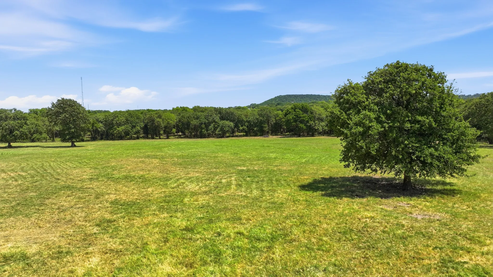 Farm For Sale in Hood County , 3424 Calico Court, Granbury, Texas 76048, 3 Bedroom, 3 Bathroom, 2 Garage spaces, 2,636 Sqft, built in 2000, mls#21371387, Real Estate Agent in Granbury, Homes For Sale in Hood county, Homes For Sale in Granbury, Realtor in Granbury Texas, Real Estate Brokerage Independent Realty Texas, Luminita Cordes Realtor