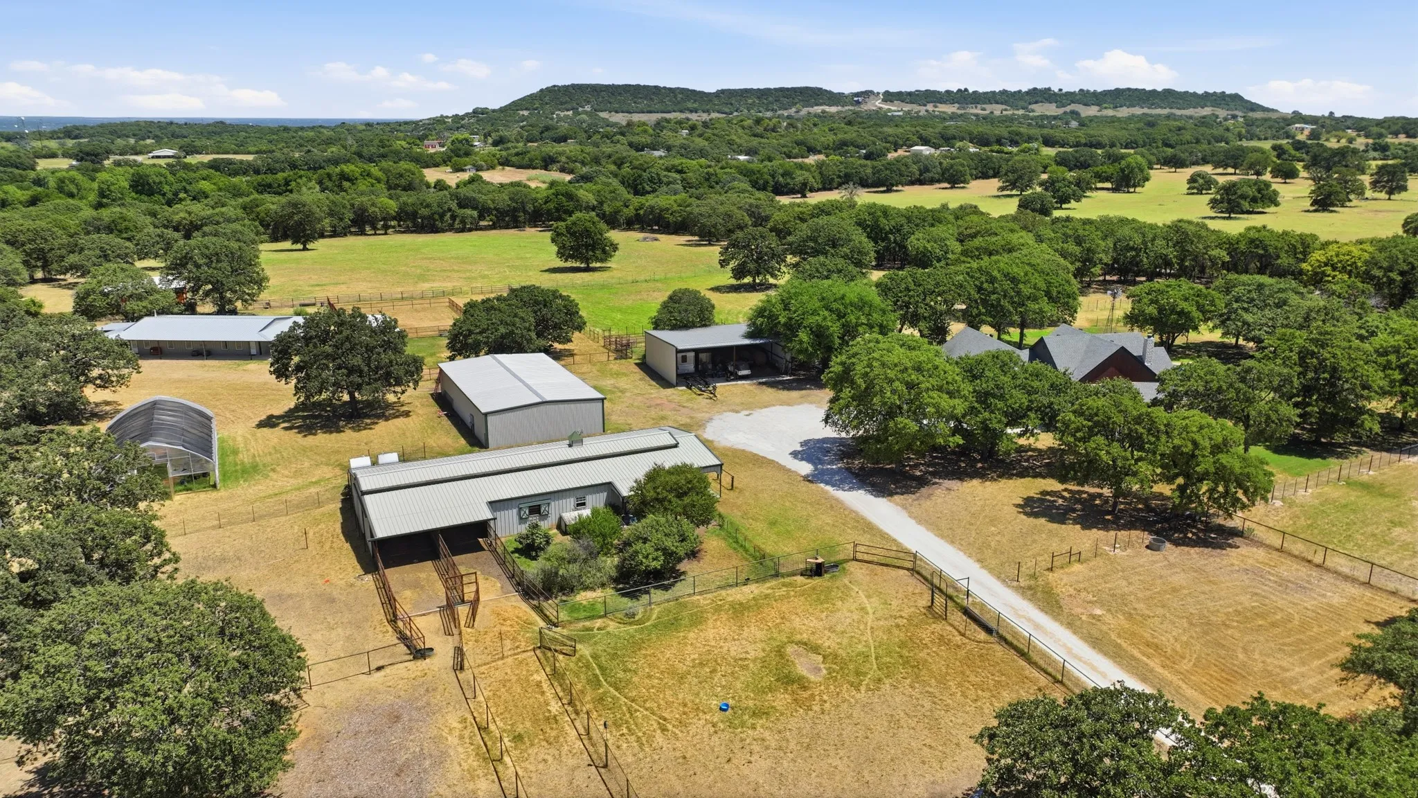 Farm For Sale in Hood County , 3424 Calico Court, Granbury, Texas 76048, 3 Bedroom, 3 Bathroom, 2 Garage spaces, 2,636 Sqft, built in 2000, mls#21371387, Real Estate Agent in Granbury, Homes For Sale in Hood county, Homes For Sale in Granbury, Realtor in Granbury Texas, Real Estate Brokerage Independent Realty Texas, Luminita Cordes Realtor