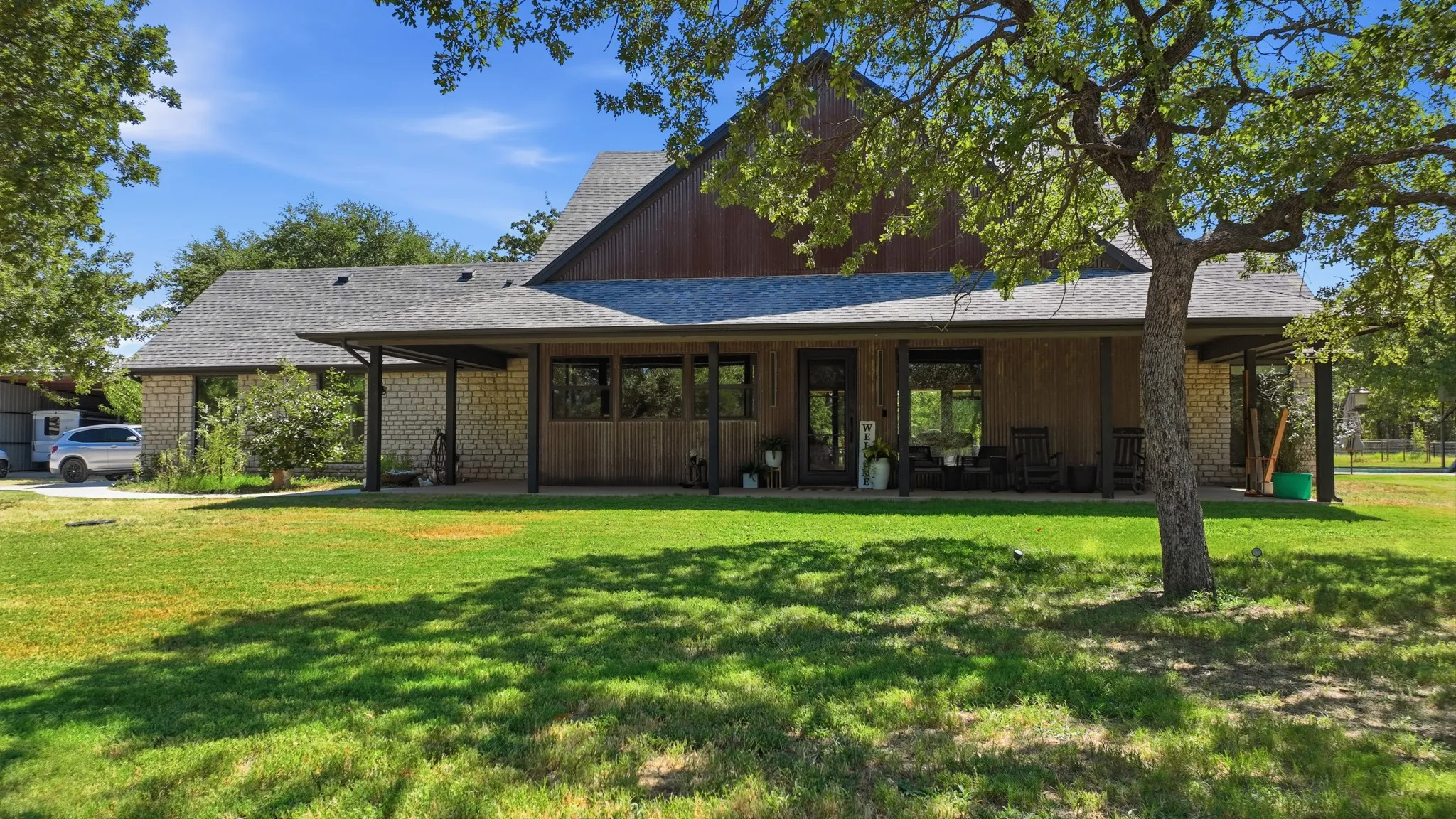 Farm For Sale in Hood County , 3424 Calico Court, Granbury, Texas 76048, 3 Bedroom, 3 Bathroom, 2 Garage spaces, 2,636 Sqft, built in 2000, mls#21371387, Real Estate Agent in Granbury, Homes For Sale in Hood county, Homes For Sale in Granbury, Realtor in Granbury Texas, Real Estate Brokerage Independent Realty Texas, Luminita Cordes Realtor