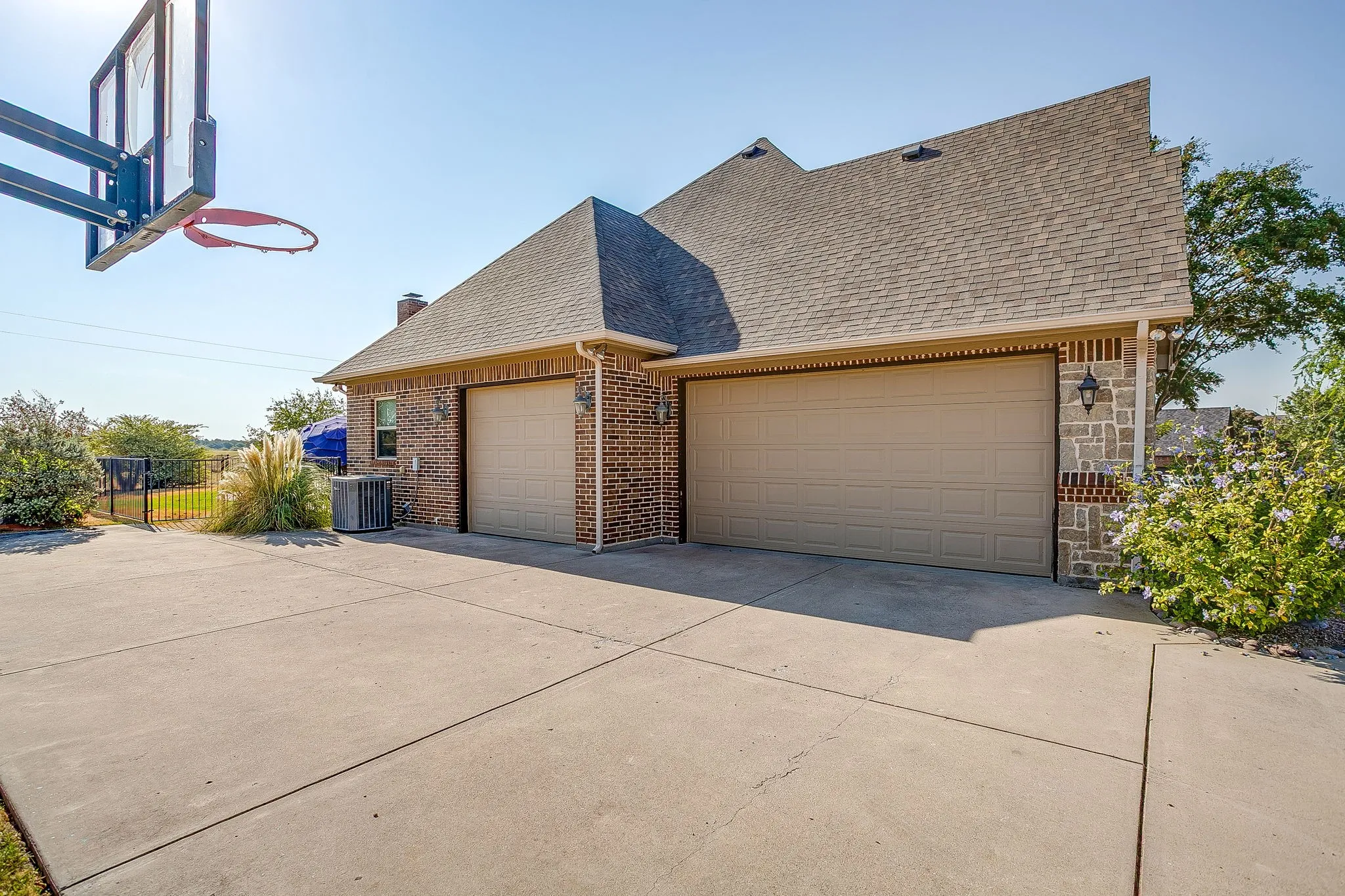 Single Family Residence For Sale in Parker County , 346 Scenic View Drive, Aledo, Texas 76008, 4 Bedroom, 4 Bathroom, 3 Garage spaces, 3,445 Sqft, built in 2008, mls#21369798, Real Estate Agent in Aledo, Homes For Sale in Parker county, Homes For Sale in Aledo, Realtor in Aledo Texas, Real Estate Brokerage Independent Realty Texas, Luminita Cordes Realtor