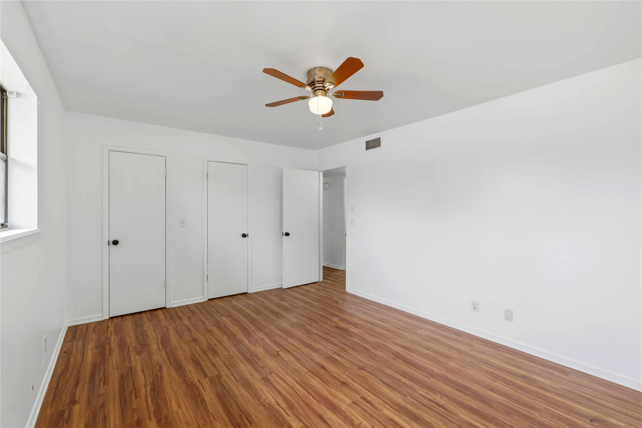Single Family Residence For Sale in Brown County , 112 Orchard Drive, Early, Texas 76802, 2 Bedroom, 1 Bathroom, 1 Garage spaces, 975 Sqft, built in 1983, mls#21368614, Real Estate Agent in Early, Homes For Sale in Brown county, Homes For Sale in Early, Realtor in Early Texas, Real Estate Brokerage Independent Realty Texas, Luminita Cordes Realtor