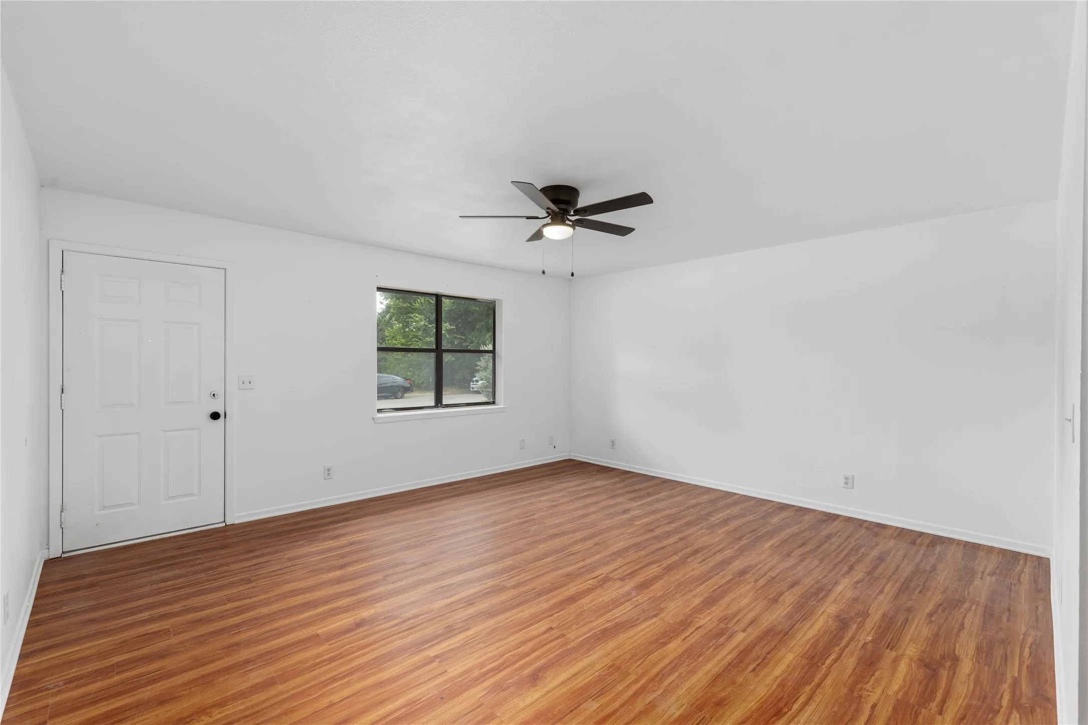 Single Family Residence For Sale in Brown County , 112 Orchard Drive, Early, Texas 76802, 2 Bedroom, 1 Bathroom, 1 Garage spaces, 975 Sqft, built in 1983, mls#21368614, Real Estate Agent in Early, Homes For Sale in Brown county, Homes For Sale in Early, Realtor in Early Texas, Real Estate Brokerage Independent Realty Texas, Luminita Cordes Realtor