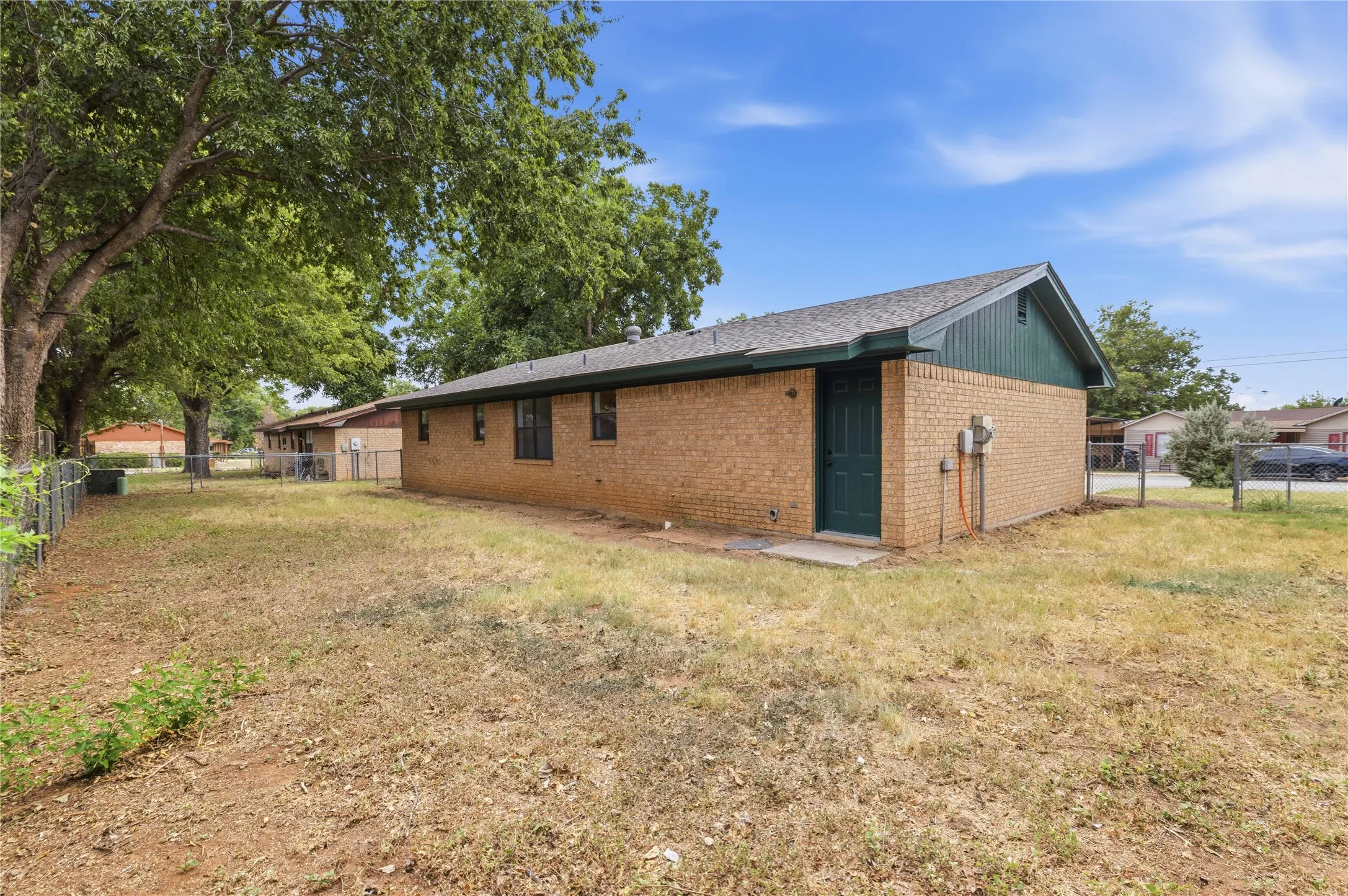 Single Family Residence For Sale in Brown County , 112 Orchard Drive, Early, Texas 76802, 2 Bedroom, 1 Bathroom, 1 Garage spaces, 975 Sqft, built in 1983, mls#21368614, Real Estate Agent in Early, Homes For Sale in Brown county, Homes For Sale in Early, Realtor in Early Texas, Real Estate Brokerage Independent Realty Texas, Luminita Cordes Realtor