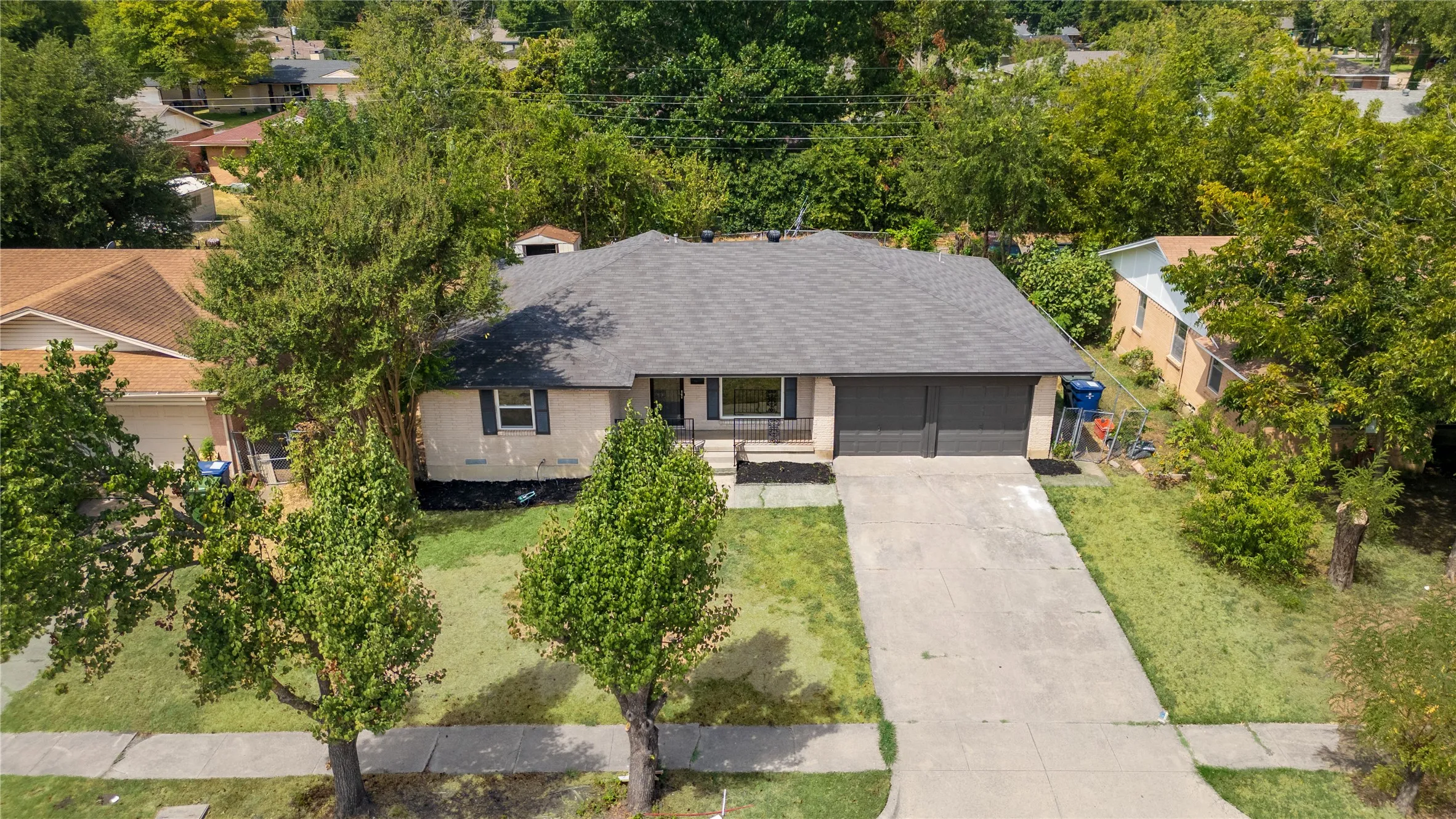 Single Family Residence For Sale in Dallas County , 2517 Livenshire Drive, Garland, Texas 75041, 3 Bedroom, 2 Bathroom, 2 Garage spaces, 1,425 Sqft, built in 1960, mls#21370305, Real Estate Agent in Garland, Homes For Sale in Dallas county, Homes For Sale in Garland, Realtor in Garland Texas, Real Estate Brokerage Independent Realty Texas, Luminita Cordes Realtor