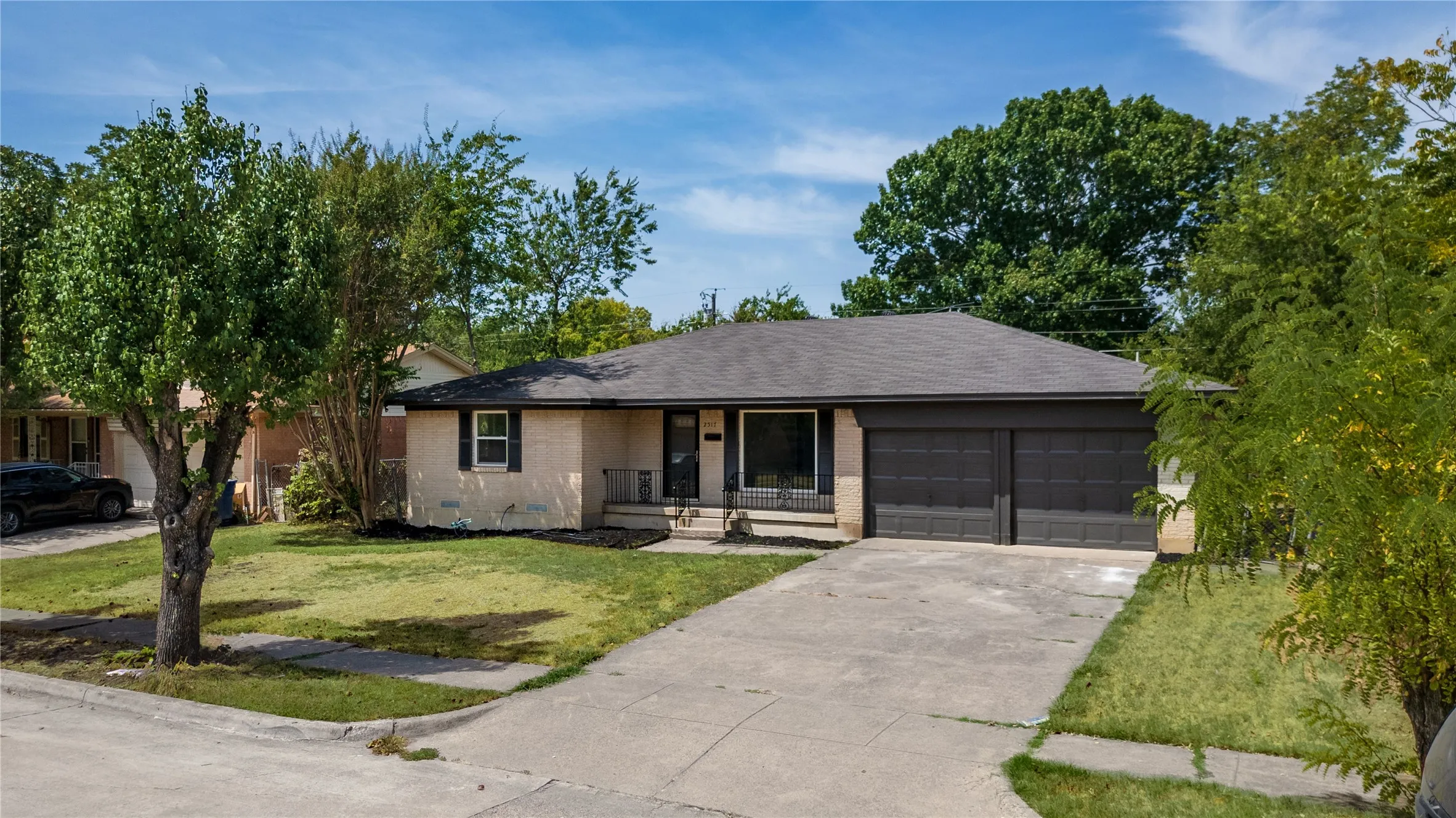 Single Family Residence For Sale in Dallas County , 2517 Livenshire Drive, Garland, Texas 75041, 3 Bedroom, 2 Bathroom, 2 Garage spaces, 1,425 Sqft, built in 1960, mls#21370305, Real Estate Agent in Garland, Homes For Sale in Dallas county, Homes For Sale in Garland, Realtor in Garland Texas, Real Estate Brokerage Independent Realty Texas, Luminita Cordes Realtor