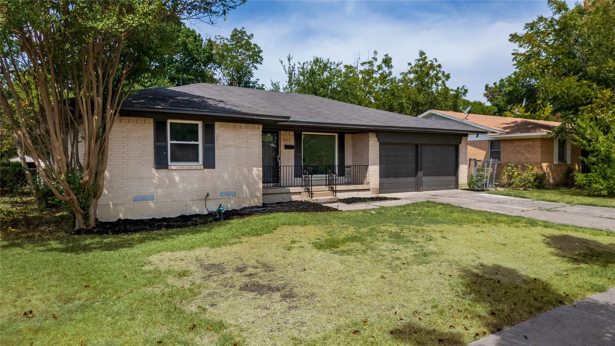 Single Family Residence For Sale in Dallas County , 2517 Livenshire Drive, Garland, Texas 75041, 3 Bedroom, 2 Bathroom, 2 Garage spaces, 1,425 Sqft, built in 1960, mls#21370305, Real Estate Agent in Garland, Homes For Sale in Dallas county, Homes For Sale in Garland, Realtor in Garland Texas, Real Estate Brokerage Independent Realty Texas, Luminita Cordes Realtor