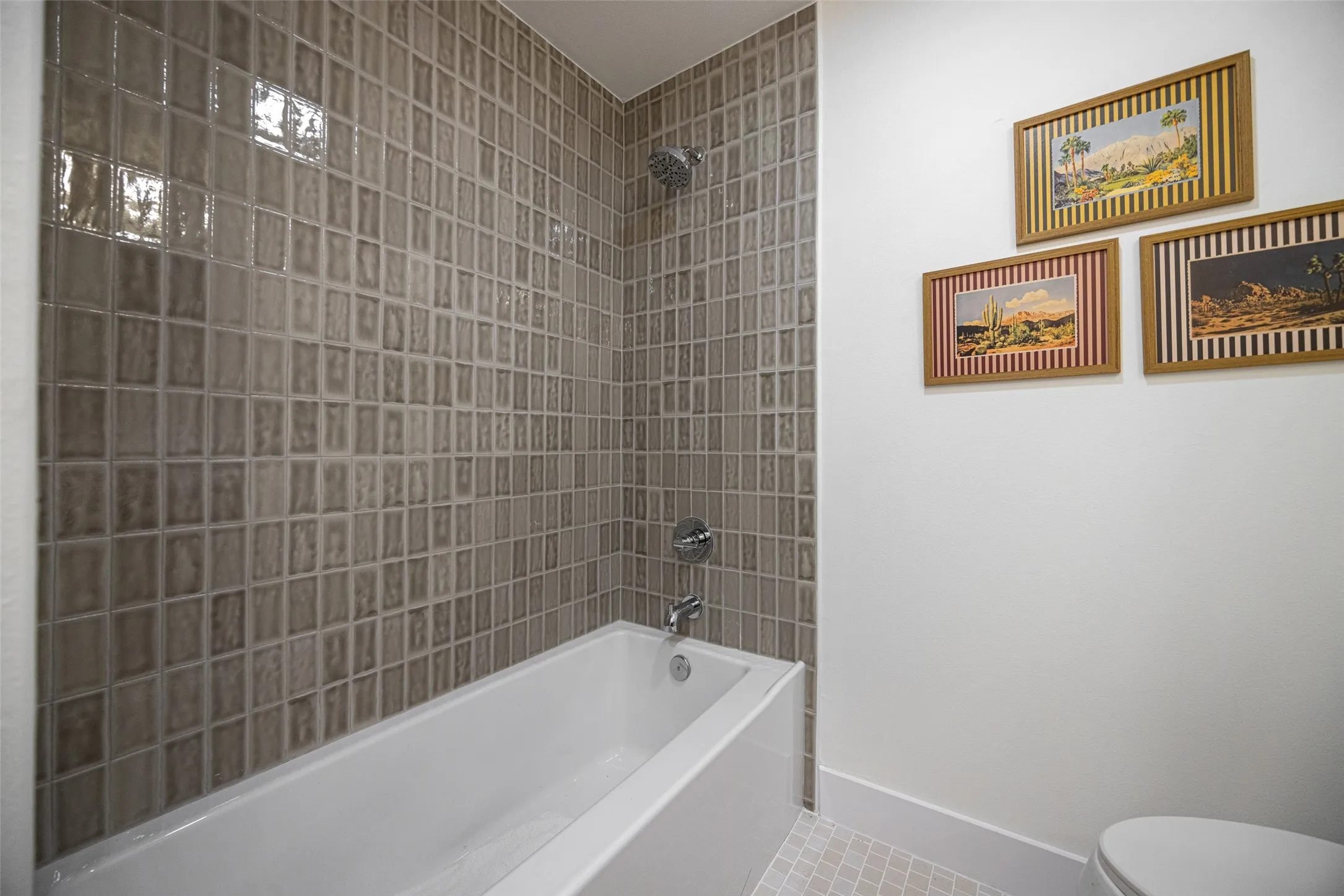 Single Family Residence For Sale in Collin County , 408 Forest Grove Drive, Richardson, Texas 75080, 4 Bedroom, 2 Bathroom, 2 Garage spaces, 2,041 Sqft, built in 1972, mls#21345493, Real Estate Agent in Richardson, Homes For Sale in Collin county, Homes For Sale in Richardson, Realtor in Richardson Texas, Real Estate Brokerage Independent Realty Texas, Luminita Cordes Realtor