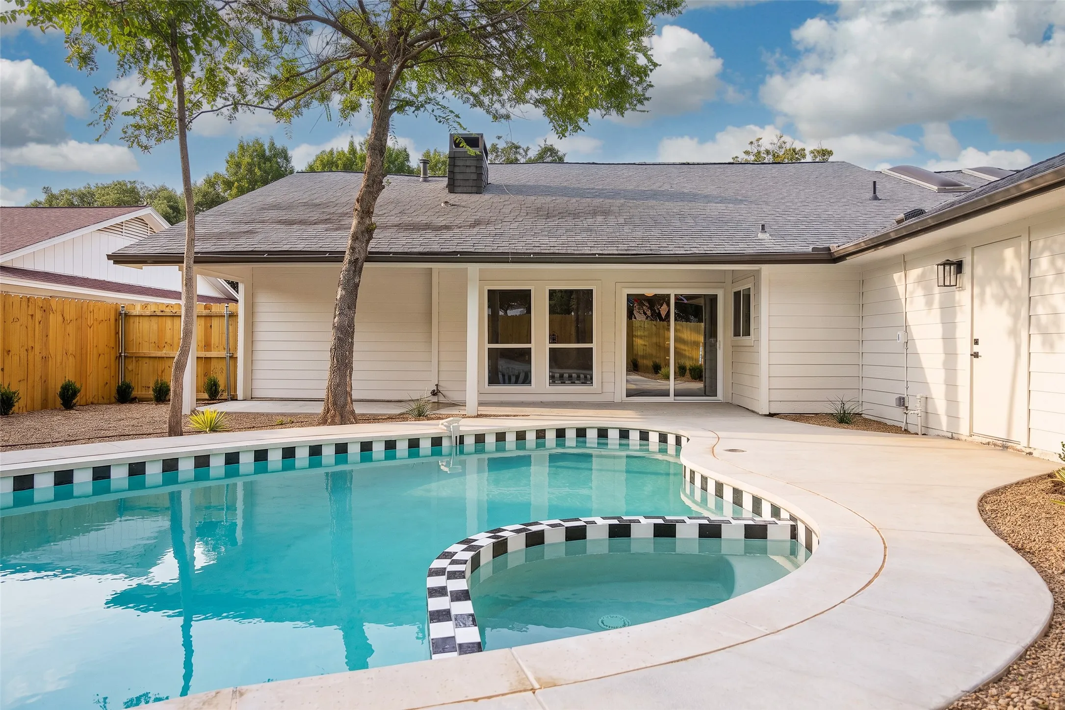 Single Family Residence For Sale in Collin County , 408 Forest Grove Drive, Richardson, Texas 75080, 4 Bedroom, 2 Bathroom, 2 Garage spaces, 2,041 Sqft, built in 1972, mls#21345493, Real Estate Agent in Richardson, Homes For Sale in Collin county, Homes For Sale in Richardson, Realtor in Richardson Texas, Real Estate Brokerage Independent Realty Texas, Luminita Cordes Realtor
