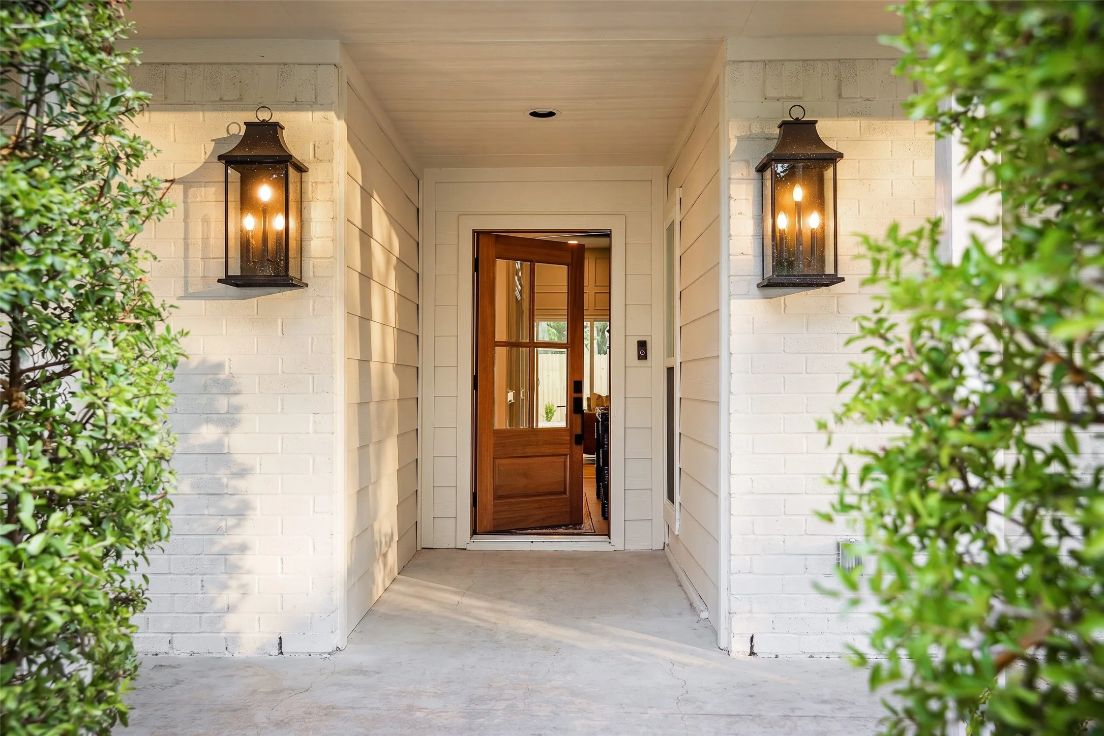 Single Family Residence For Sale in Collin County , 408 Forest Grove Drive, Richardson, Texas 75080, 4 Bedroom, 2 Bathroom, 2 Garage spaces, 2,041 Sqft, built in 1972, mls#21345493, Real Estate Agent in Richardson, Homes For Sale in Collin county, Homes For Sale in Richardson, Realtor in Richardson Texas, Real Estate Brokerage Independent Realty Texas, Luminita Cordes Realtor