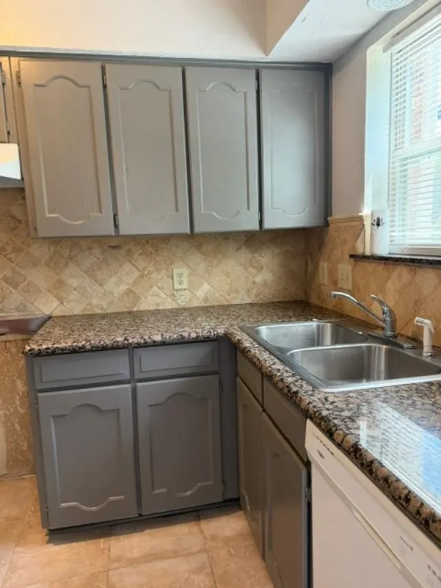 Apartment For Rent in Tarrant County , 7608 Chapin Road A, Fort Worth, Texas 76116, 2 Bedroom, 2 Bathroom, Garage spaces, 1,095 Sqft, built in 1984, mls#21371401, Real Estate Agent in Fort Worth, Homes For Rent in Tarrant county, Homes For Rent in Fort Worth, Realtor in Fort Worth Texas, Real Estate Brokerage Independent Realty Texas, Luminita Cordes Realtor