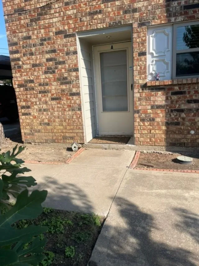 Apartment For Rent in Tarrant County , 7608 Chapin Road A, Fort Worth, Texas 76116, 2 Bedroom, 2 Bathroom, Garage spaces, 1,095 Sqft, built in 1984, mls#21371401, Real Estate Agent in Fort Worth, Homes For Rent in Tarrant county, Homes For Rent in Fort Worth, Realtor in Fort Worth Texas, Real Estate Brokerage Independent Realty Texas, Luminita Cordes Realtor