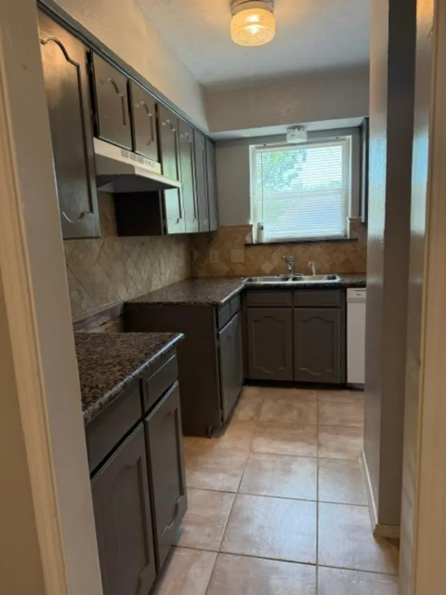 Apartment For Rent in Tarrant County , 7608 Chapin Road A, Fort Worth, Texas 76116, 2 Bedroom, 2 Bathroom, Garage spaces, 1,095 Sqft, built in 1984, mls#21371401, Real Estate Agent in Fort Worth, Homes For Rent in Tarrant county, Homes For Rent in Fort Worth, Realtor in Fort Worth Texas, Real Estate Brokerage Independent Realty Texas, Luminita Cordes Realtor
