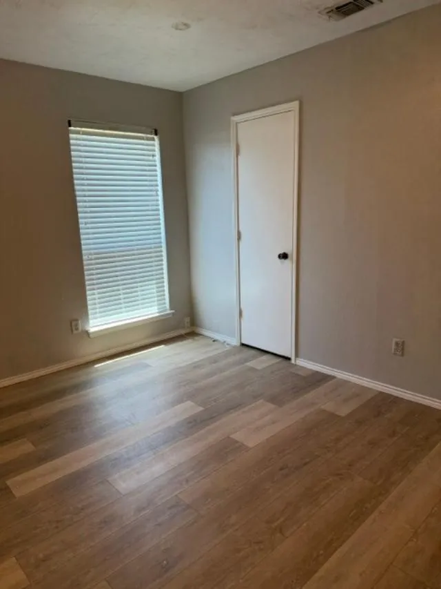 Apartment For Rent in Tarrant County , 7608 Chapin Road A, Fort Worth, Texas 76116, 2 Bedroom, 2 Bathroom, Garage spaces, 1,095 Sqft, built in 1984, mls#21371401, Real Estate Agent in Fort Worth, Homes For Rent in Tarrant county, Homes For Rent in Fort Worth, Realtor in Fort Worth Texas, Real Estate Brokerage Independent Realty Texas, Luminita Cordes Realtor