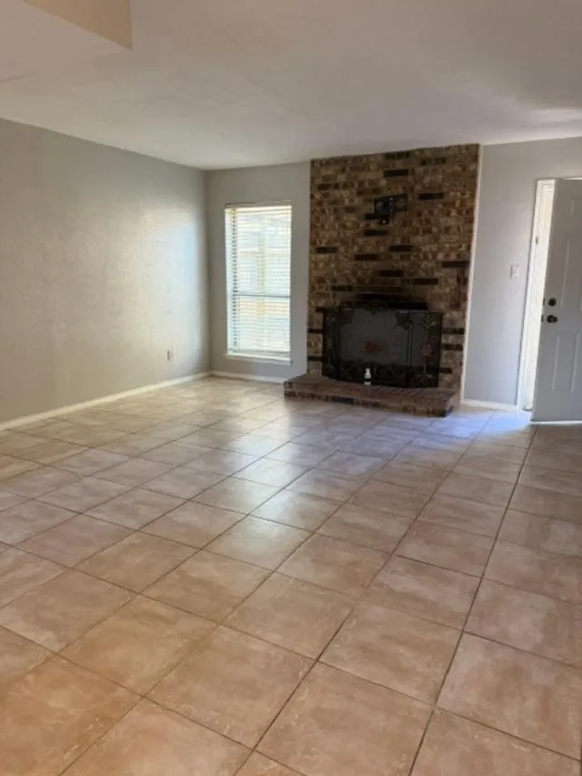 Apartment For Rent in Tarrant County , 7608 Chapin Road A, Fort Worth, Texas 76116, 2 Bedroom, 2 Bathroom, Garage spaces, 1,095 Sqft, built in 1984, mls#21371401, Real Estate Agent in Fort Worth, Homes For Rent in Tarrant county, Homes For Rent in Fort Worth, Realtor in Fort Worth Texas, Real Estate Brokerage Independent Realty Texas, Luminita Cordes Realtor