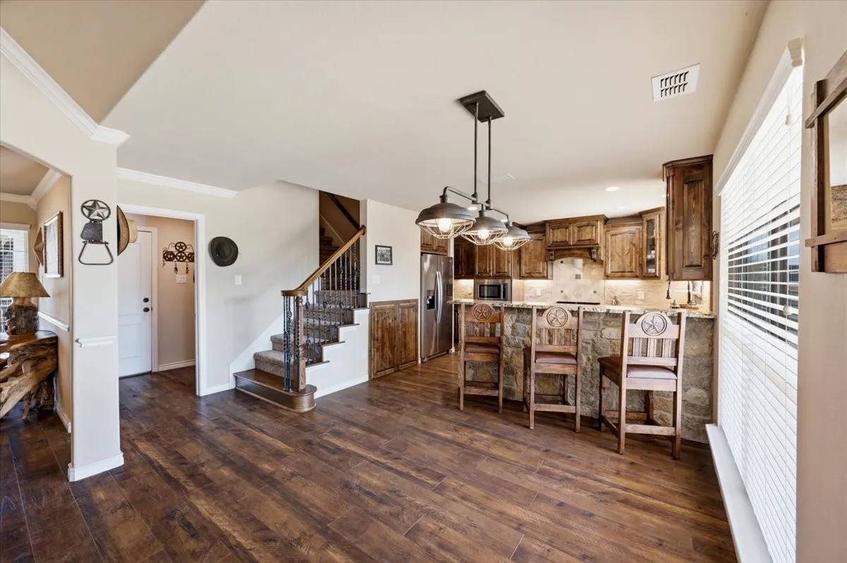 Single Family Residence For Sale in Parker County , 104 Caballos Lane, Springtown, Texas 76082, 4 Bedroom, 2 Bathroom, 2 Garage spaces, 2,580 Sqft, built in 2008, mls#21371360, Real Estate Agent in Springtown, Homes For Sale in Parker county, Homes For Sale in Springtown, Realtor in Springtown Texas, Real Estate Brokerage Independent Realty Texas, Luminita Cordes Realtor