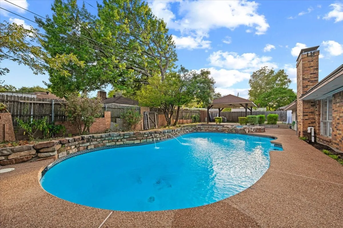 Single Family Residence For Sale in Dallas County , 622 Wilson Court, Duncanville, Texas 75137, 4 Bedroom, 2 Bathroom, 2 Garage spaces, 1,641 Sqft, built in 1976, mls#21371407, Real Estate Agent in Duncanville, Homes For Sale in Dallas county, Homes For Sale in Duncanville, Realtor in Duncanville Texas, Real Estate Brokerage Independent Realty Texas, Luminita Cordes Realtor
