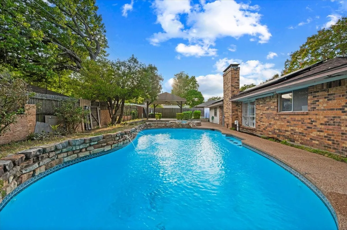 Single Family Residence For Sale in Dallas County , 622 Wilson Court, Duncanville, Texas 75137, 4 Bedroom, 2 Bathroom, 2 Garage spaces, 1,641 Sqft, built in 1976, mls#21371407, Real Estate Agent in Duncanville, Homes For Sale in Dallas county, Homes For Sale in Duncanville, Realtor in Duncanville Texas, Real Estate Brokerage Independent Realty Texas, Luminita Cordes Realtor