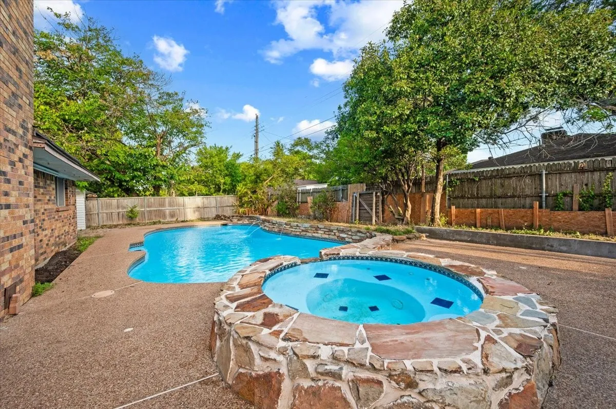Single Family Residence For Sale in Dallas County , 622 Wilson Court, Duncanville, Texas 75137, 4 Bedroom, 2 Bathroom, 2 Garage spaces, 1,641 Sqft, built in 1976, mls#21371407, Real Estate Agent in Duncanville, Homes For Sale in Dallas county, Homes For Sale in Duncanville, Realtor in Duncanville Texas, Real Estate Brokerage Independent Realty Texas, Luminita Cordes Realtor