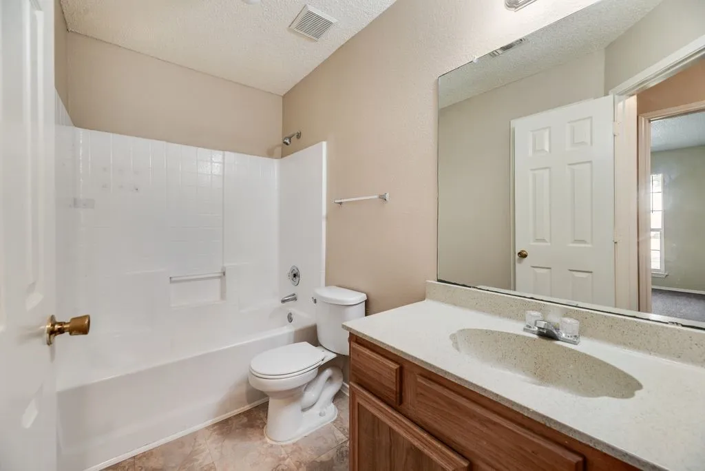 Single Family Residence For Rent in Dallas County , 2729 Bent Brook Drive, Mesquite, Texas 75181, 4 Bedroom, 2 Bathroom, 2 Garage spaces, 1,726 Sqft, built in 1995, mls#21371409, Real Estate Agent in Mesquite, Homes For Rent in Dallas county, Homes For Rent in Mesquite, Realtor in Mesquite Texas, Real Estate Brokerage Independent Realty Texas, Luminita Cordes Realtor