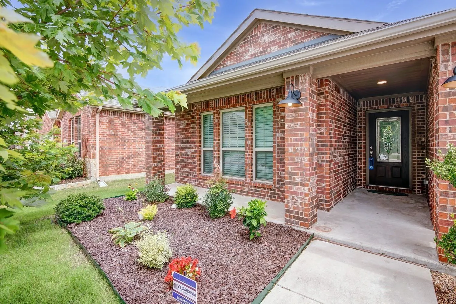 Single Family Residence For Rent in Collin County , 1311 Coleman Drive, Melissa, Texas 75454, 3 Bedroom, 2 Bathroom, 2 Garage spaces, 1,769 Sqft, built in 2015, mls#21371410, Real Estate Agent in Melissa, Homes For Rent in Collin county, Homes For Rent in Melissa, Realtor in Melissa Texas, Real Estate Brokerage Independent Realty Texas, Luminita Cordes Realtor