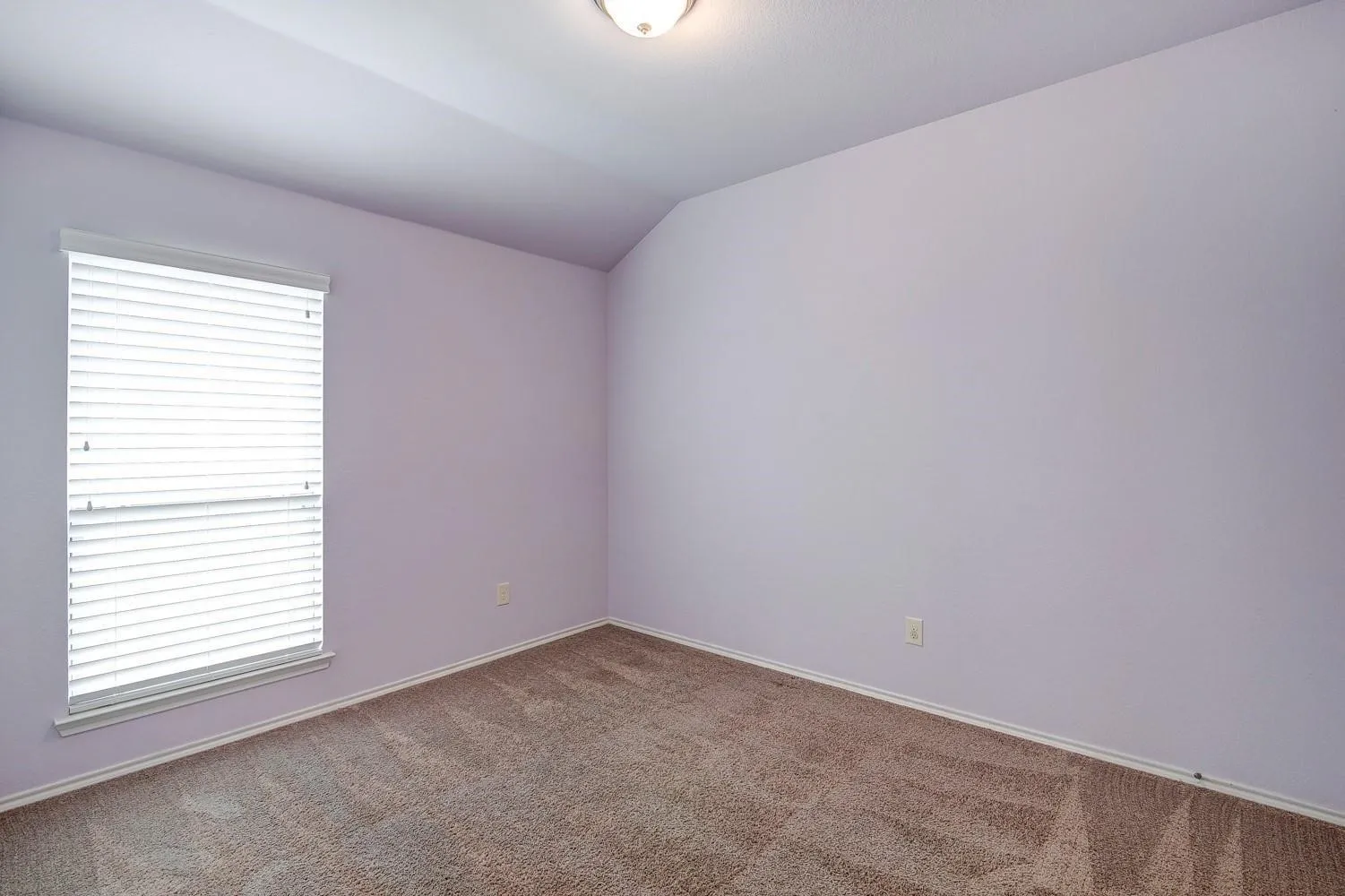 Single Family Residence For Rent in Collin County , 1311 Coleman Drive, Melissa, Texas 75454, 3 Bedroom, 2 Bathroom, 2 Garage spaces, 1,769 Sqft, built in 2015, mls#21371410, Real Estate Agent in Melissa, Homes For Rent in Collin county, Homes For Rent in Melissa, Realtor in Melissa Texas, Real Estate Brokerage Independent Realty Texas, Luminita Cordes Realtor