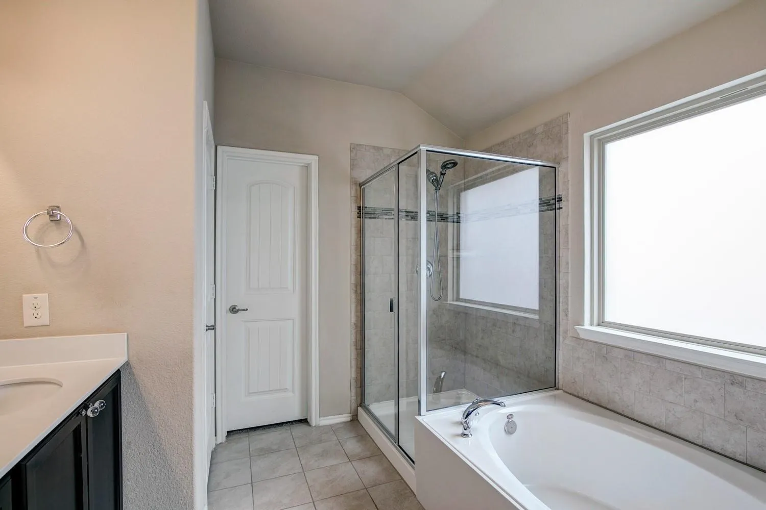 Single Family Residence For Rent in Collin County , 1311 Coleman Drive, Melissa, Texas 75454, 3 Bedroom, 2 Bathroom, 2 Garage spaces, 1,769 Sqft, built in 2015, mls#21371410, Real Estate Agent in Melissa, Homes For Rent in Collin county, Homes For Rent in Melissa, Realtor in Melissa Texas, Real Estate Brokerage Independent Realty Texas, Luminita Cordes Realtor