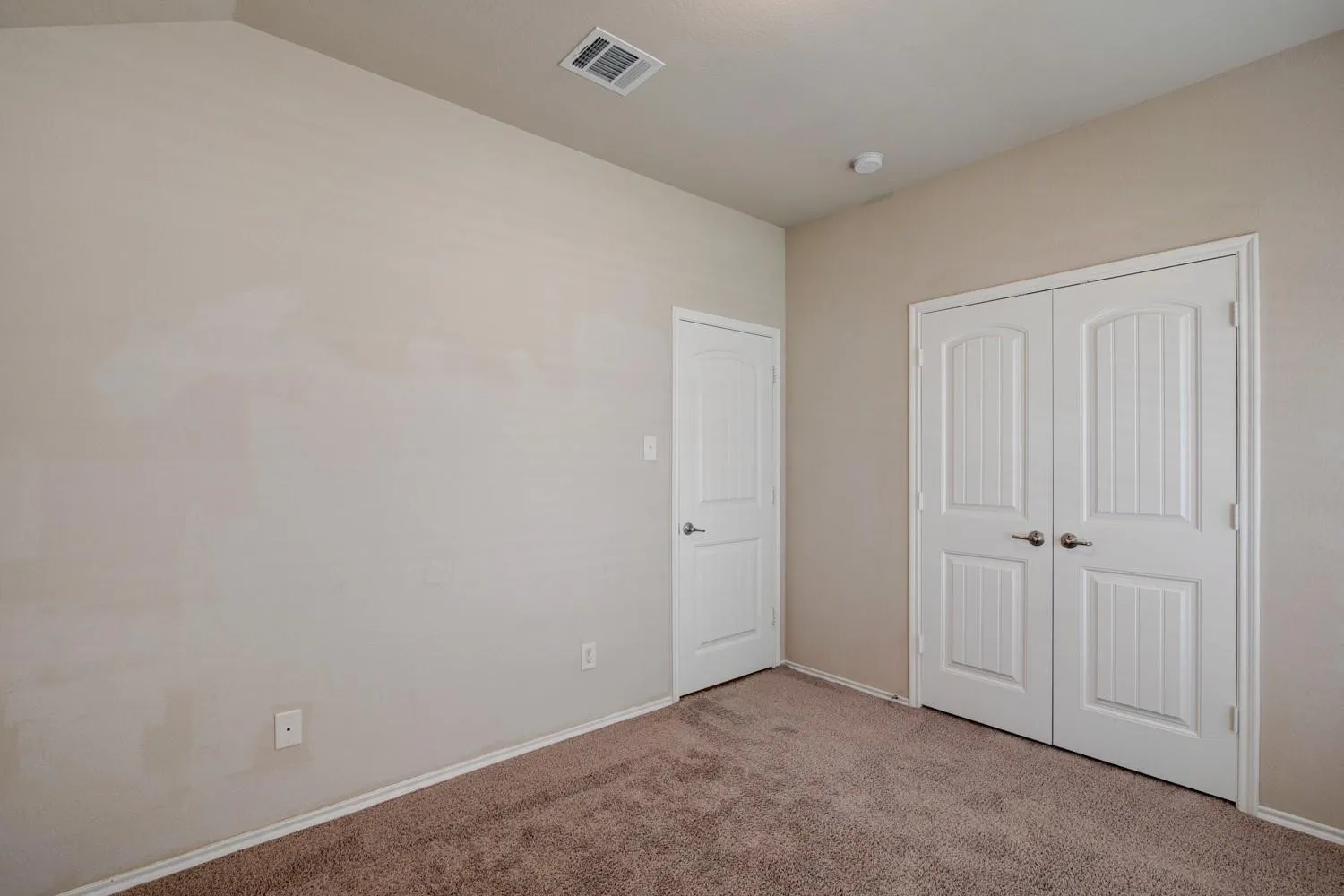 Single Family Residence For Rent in Collin County , 1311 Coleman Drive, Melissa, Texas 75454, 3 Bedroom, 2 Bathroom, 2 Garage spaces, 1,769 Sqft, built in 2015, mls#21371410, Real Estate Agent in Melissa, Homes For Rent in Collin county, Homes For Rent in Melissa, Realtor in Melissa Texas, Real Estate Brokerage Independent Realty Texas, Luminita Cordes Realtor