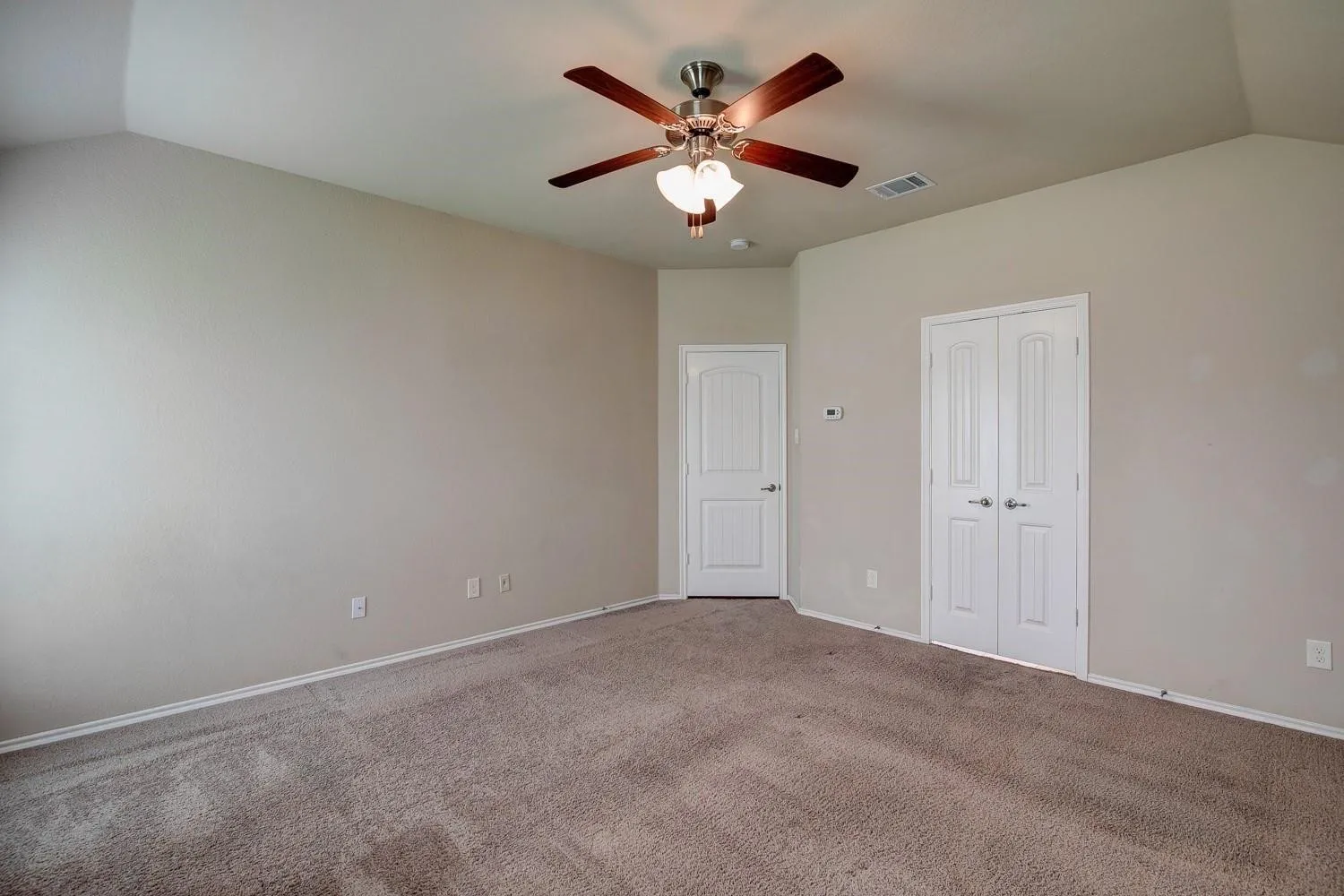 Single Family Residence For Rent in Collin County , 1311 Coleman Drive, Melissa, Texas 75454, 3 Bedroom, 2 Bathroom, 2 Garage spaces, 1,769 Sqft, built in 2015, mls#21371410, Real Estate Agent in Melissa, Homes For Rent in Collin county, Homes For Rent in Melissa, Realtor in Melissa Texas, Real Estate Brokerage Independent Realty Texas, Luminita Cordes Realtor