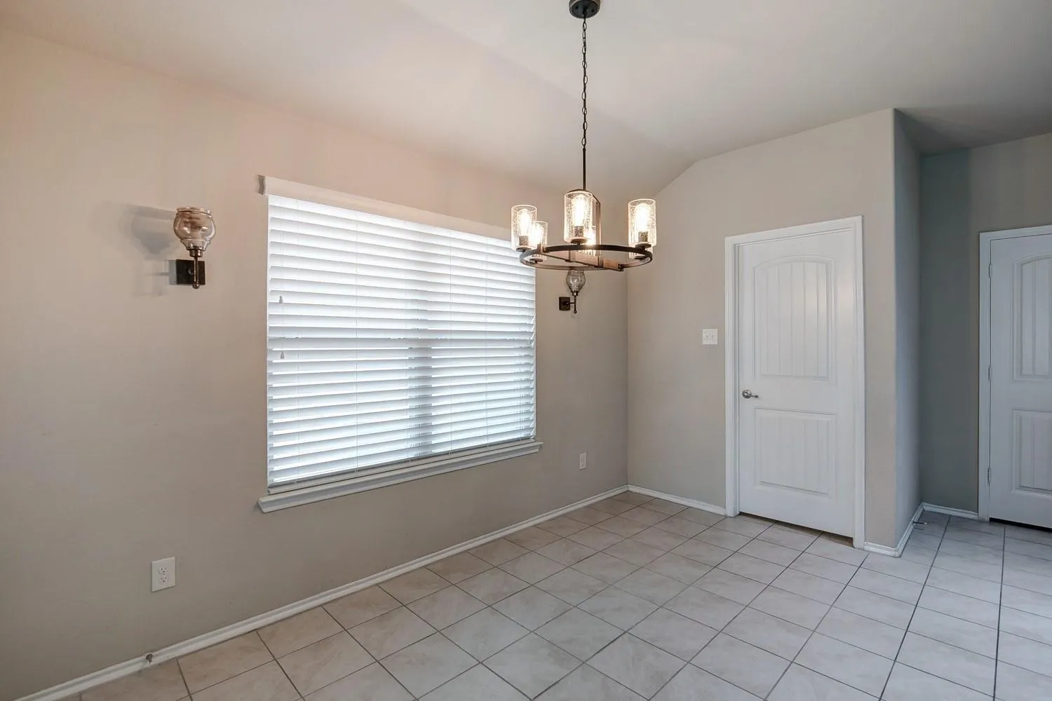 Single Family Residence For Rent in Collin County , 1311 Coleman Drive, Melissa, Texas 75454, 3 Bedroom, 2 Bathroom, 2 Garage spaces, 1,769 Sqft, built in 2015, mls#21371410, Real Estate Agent in Melissa, Homes For Rent in Collin county, Homes For Rent in Melissa, Realtor in Melissa Texas, Real Estate Brokerage Independent Realty Texas, Luminita Cordes Realtor