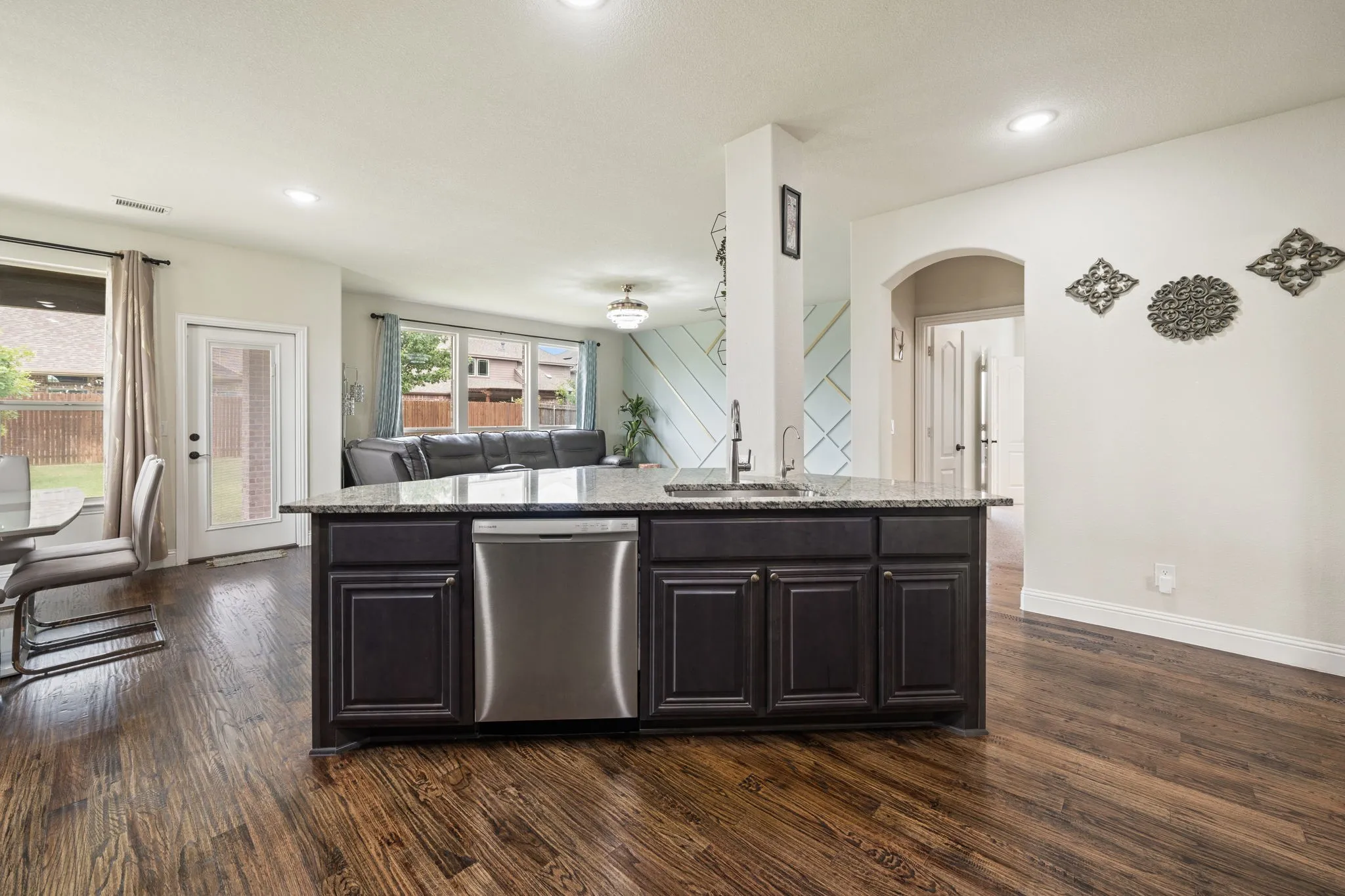 Single Family Residence For Sale in Collin County , 5101 Hertel Court, Mc Kinney, Texas 75071, 4 Bedroom, 3 Bathroom, 2 Garage spaces, 3,015 Sqft, built in 2022, mls#21362203, Real Estate Agent in Mc Kinney, Homes For Sale in Collin county, Homes For Sale in Mc Kinney, Realtor in Mc Kinney Texas, Real Estate Brokerage Independent Realty Texas, Luminita Cordes Realtor