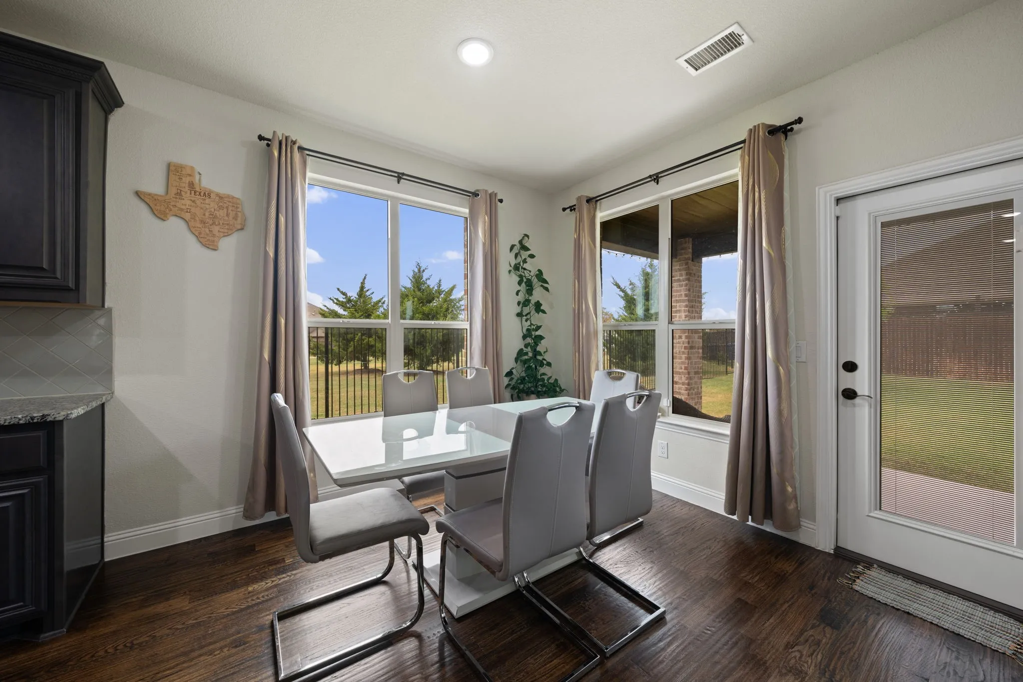 Single Family Residence For Sale in Collin County , 5101 Hertel Court, Mc Kinney, Texas 75071, 4 Bedroom, 3 Bathroom, 2 Garage spaces, 3,015 Sqft, built in 2022, mls#21362203, Real Estate Agent in Mc Kinney, Homes For Sale in Collin county, Homes For Sale in Mc Kinney, Realtor in Mc Kinney Texas, Real Estate Brokerage Independent Realty Texas, Luminita Cordes Realtor