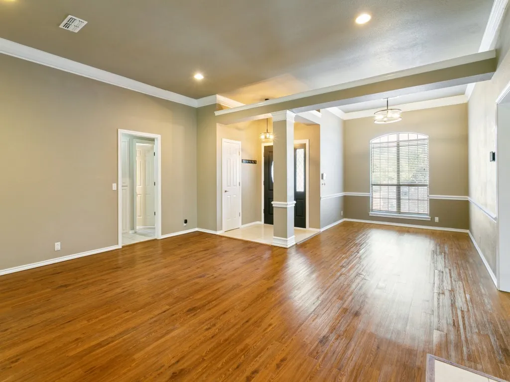 Single Family Residence For Rent in Tarrant County , 10228 Fieldcrest Drive, Benbrook, Texas 76126, 3 Bedroom, 2 Bathroom, 2 Garage spaces, 2,100 Sqft, built in 1987, mls#21368825, Real Estate Agent in Benbrook, Homes For Rent in Tarrant county, Homes For Rent in Benbrook, Realtor in Benbrook Texas, Real Estate Brokerage Independent Realty Texas, Luminita Cordes Realtor