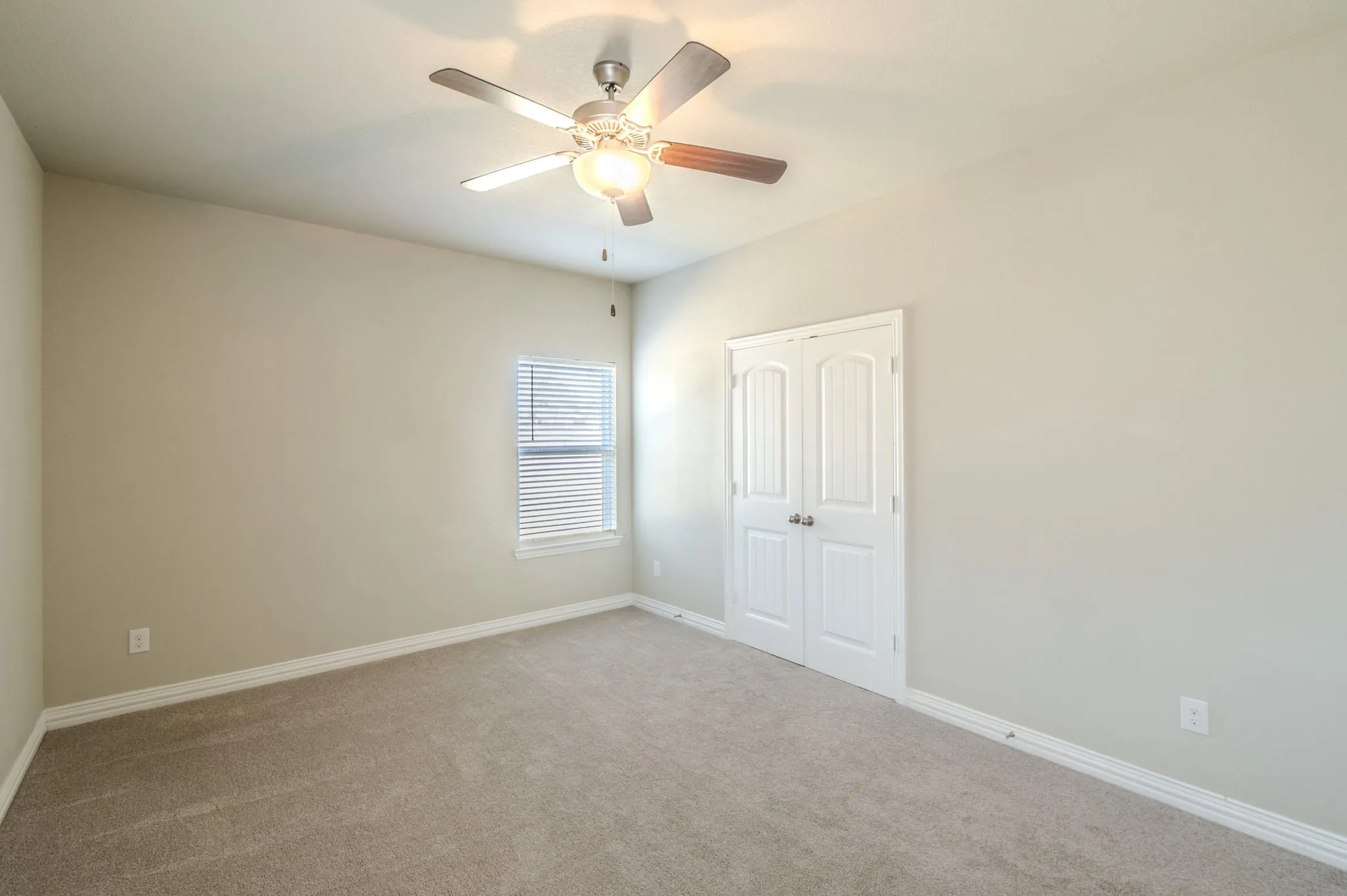 Single Family Residence For Sale in Tarrant County , 2016 Langston Street, Fort Worth, Texas 76105, 3 Bedroom, 2 Bathroom, 2 Garage spaces, 1,600 Sqft, built in 2019, mls#21369019, Real Estate Agent in Fort Worth, Homes For Sale in Tarrant county, Homes For Sale in Fort Worth, Realtor in Fort Worth Texas, Real Estate Brokerage Independent Realty Texas, Luminita Cordes Realtor