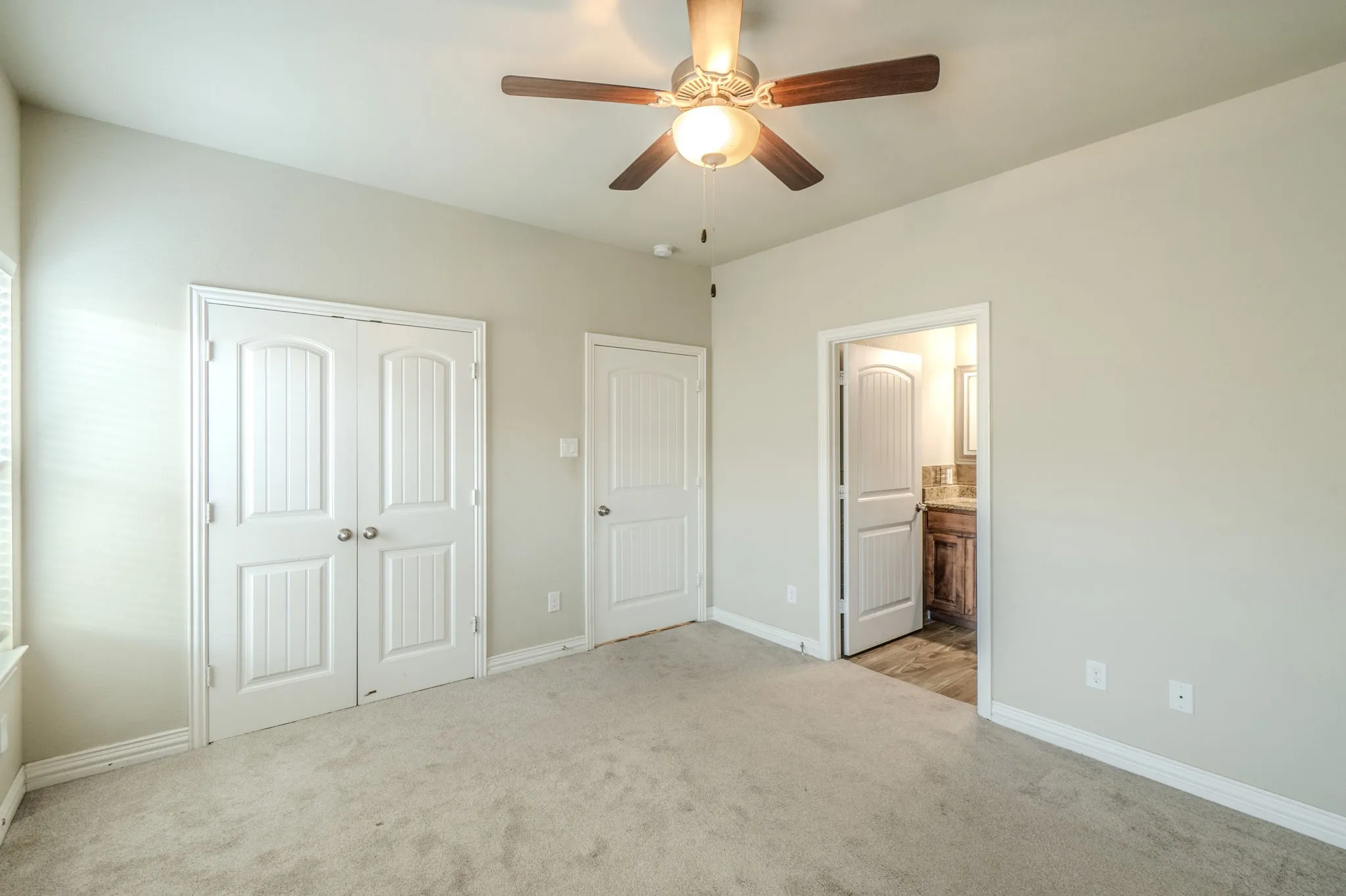 Single Family Residence For Sale in Tarrant County , 2016 Langston Street, Fort Worth, Texas 76105, 3 Bedroom, 2 Bathroom, 2 Garage spaces, 1,600 Sqft, built in 2019, mls#21369019, Real Estate Agent in Fort Worth, Homes For Sale in Tarrant county, Homes For Sale in Fort Worth, Realtor in Fort Worth Texas, Real Estate Brokerage Independent Realty Texas, Luminita Cordes Realtor