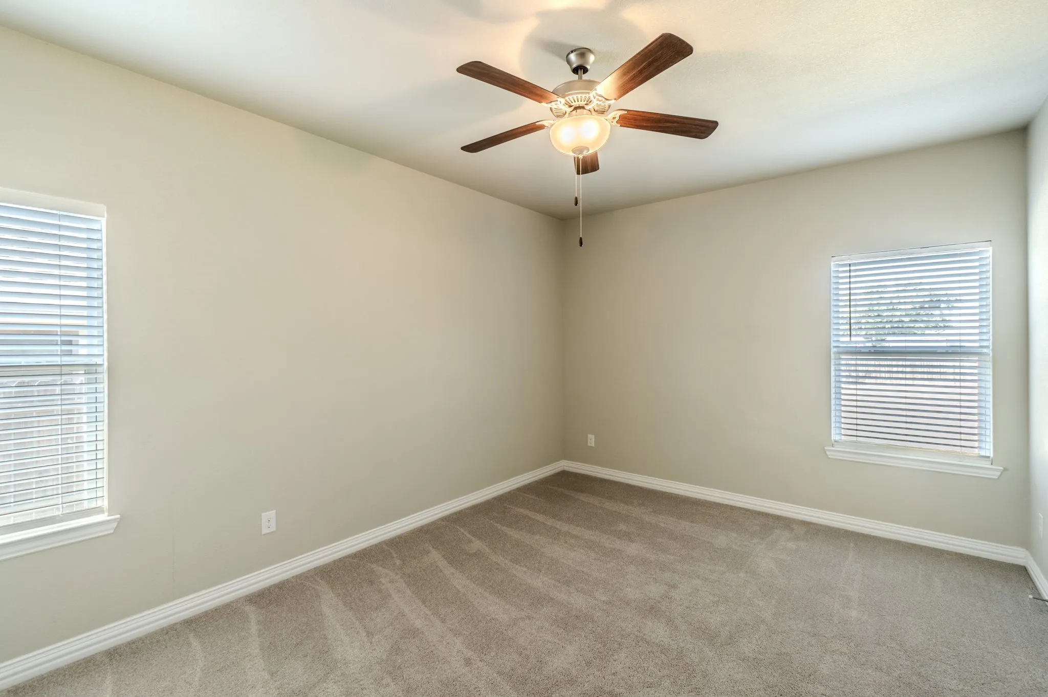 Single Family Residence For Sale in Tarrant County , 2016 Langston Street, Fort Worth, Texas 76105, 3 Bedroom, 2 Bathroom, 2 Garage spaces, 1,600 Sqft, built in 2019, mls#21369019, Real Estate Agent in Fort Worth, Homes For Sale in Tarrant county, Homes For Sale in Fort Worth, Realtor in Fort Worth Texas, Real Estate Brokerage Independent Realty Texas, Luminita Cordes Realtor