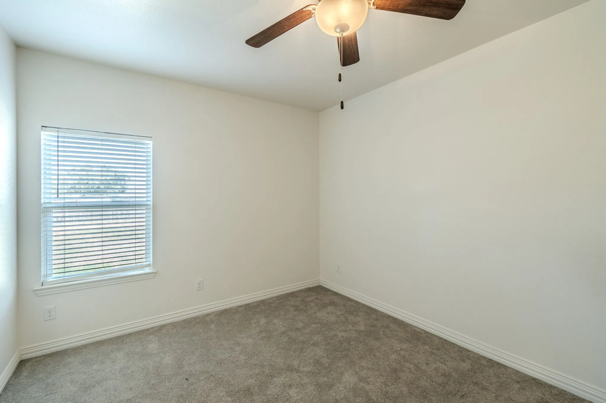 Single Family Residence For Sale in Tarrant County , 2016 Langston Street, Fort Worth, Texas 76105, 3 Bedroom, 2 Bathroom, 2 Garage spaces, 1,600 Sqft, built in 2019, mls#21369019, Real Estate Agent in Fort Worth, Homes For Sale in Tarrant county, Homes For Sale in Fort Worth, Realtor in Fort Worth Texas, Real Estate Brokerage Independent Realty Texas, Luminita Cordes Realtor