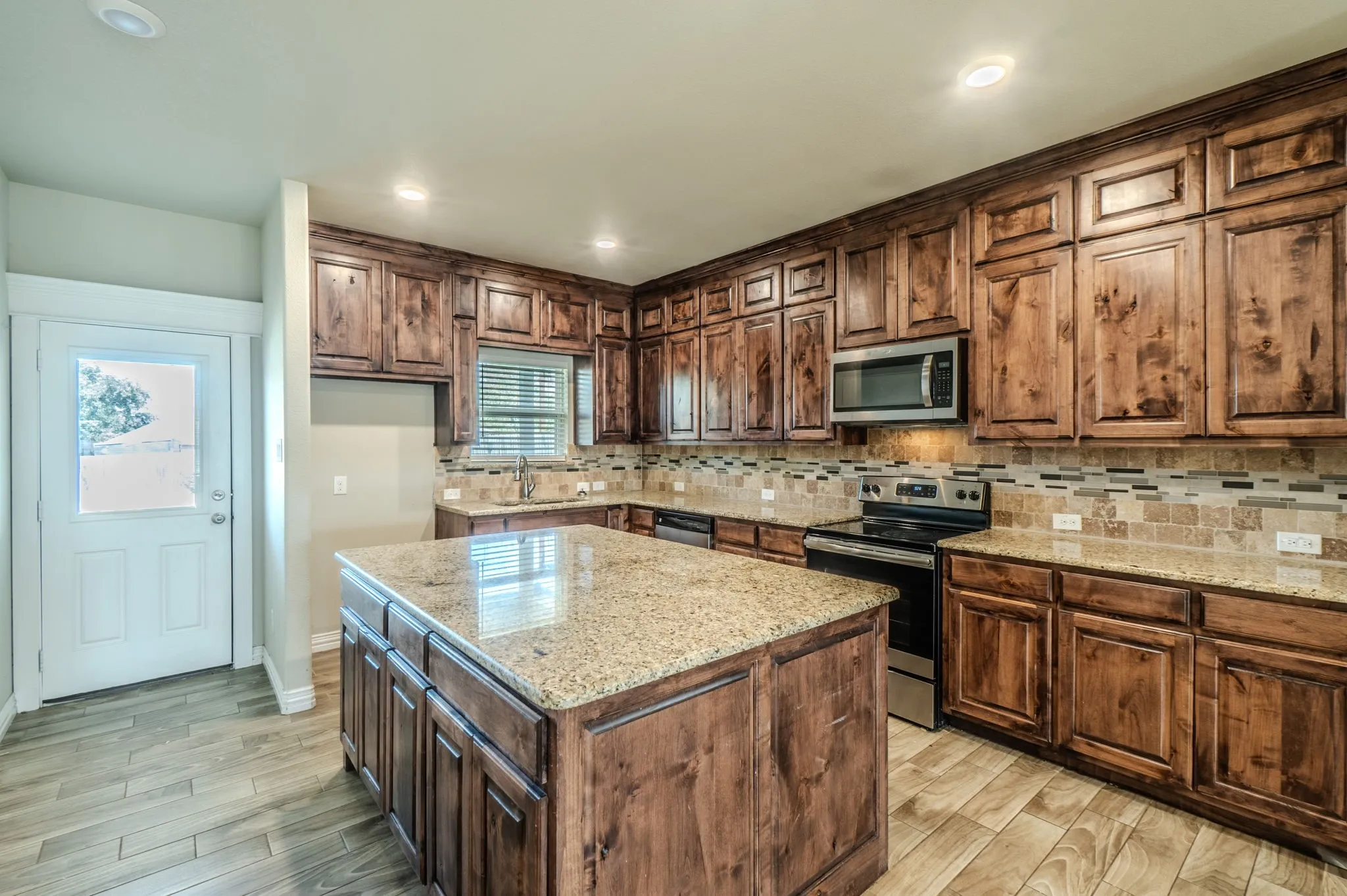 Single Family Residence For Sale in Tarrant County , 2016 Langston Street, Fort Worth, Texas 76105, 3 Bedroom, 2 Bathroom, 2 Garage spaces, 1,600 Sqft, built in 2019, mls#21369019, Real Estate Agent in Fort Worth, Homes For Sale in Tarrant county, Homes For Sale in Fort Worth, Realtor in Fort Worth Texas, Real Estate Brokerage Independent Realty Texas, Luminita Cordes Realtor