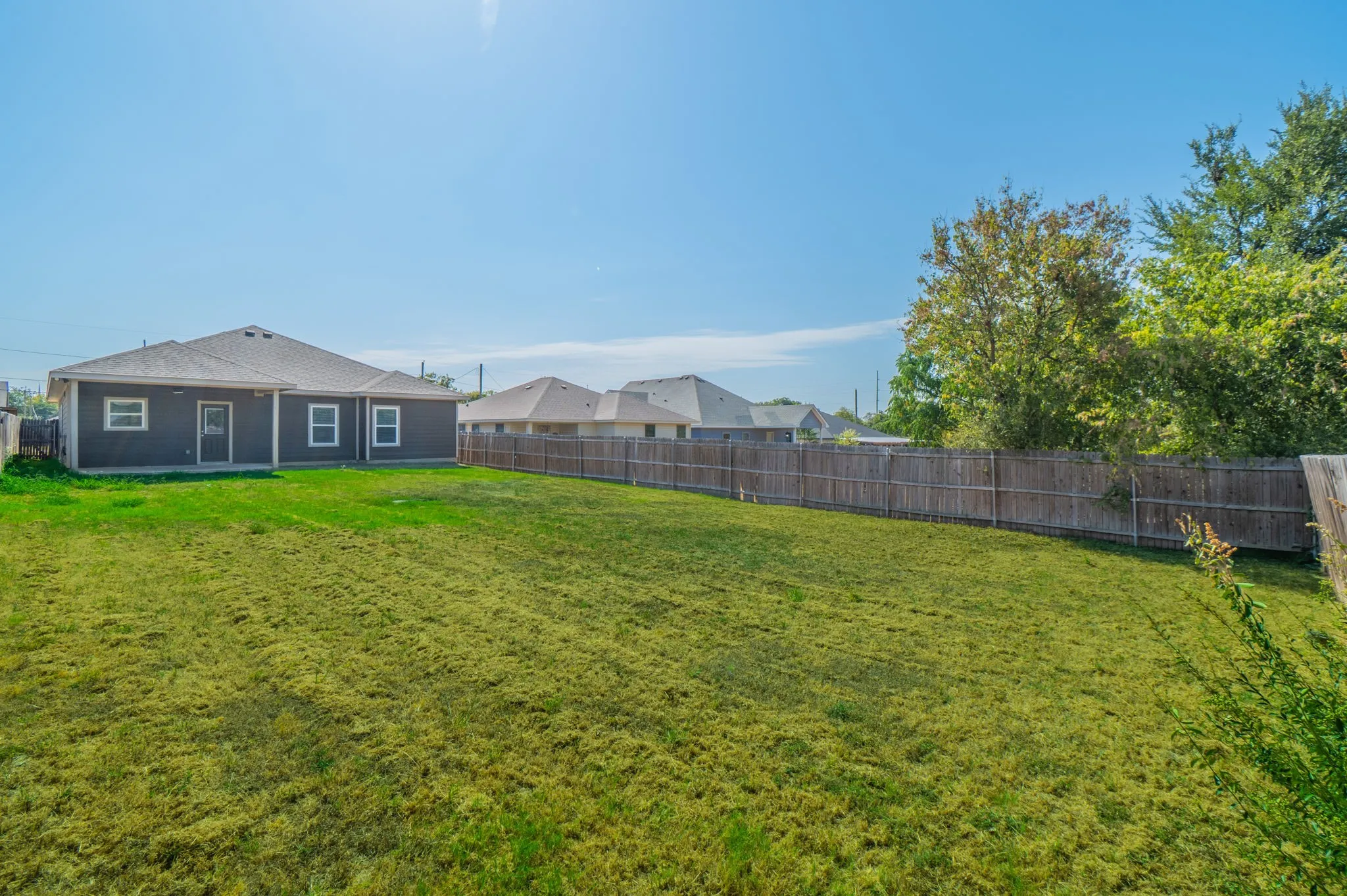 Single Family Residence For Sale in Tarrant County , 2016 Langston Street, Fort Worth, Texas 76105, 3 Bedroom, 2 Bathroom, 2 Garage spaces, 1,600 Sqft, built in 2019, mls#21369019, Real Estate Agent in Fort Worth, Homes For Sale in Tarrant county, Homes For Sale in Fort Worth, Realtor in Fort Worth Texas, Real Estate Brokerage Independent Realty Texas, Luminita Cordes Realtor
