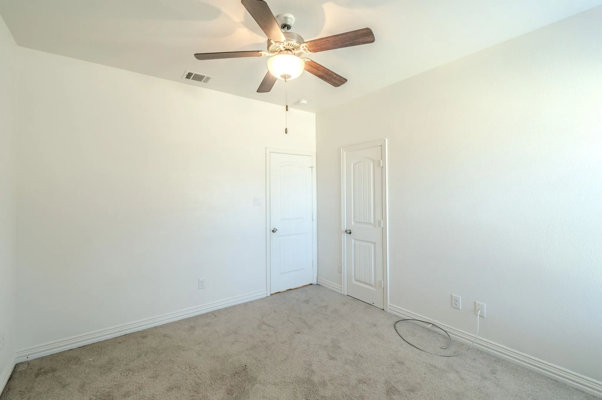 Single Family Residence For Sale in Tarrant County , 2016 Langston Street, Fort Worth, Texas 76105, 3 Bedroom, 2 Bathroom, 2 Garage spaces, 1,600 Sqft, built in 2019, mls#21369019, Real Estate Agent in Fort Worth, Homes For Sale in Tarrant county, Homes For Sale in Fort Worth, Realtor in Fort Worth Texas, Real Estate Brokerage Independent Realty Texas, Luminita Cordes Realtor